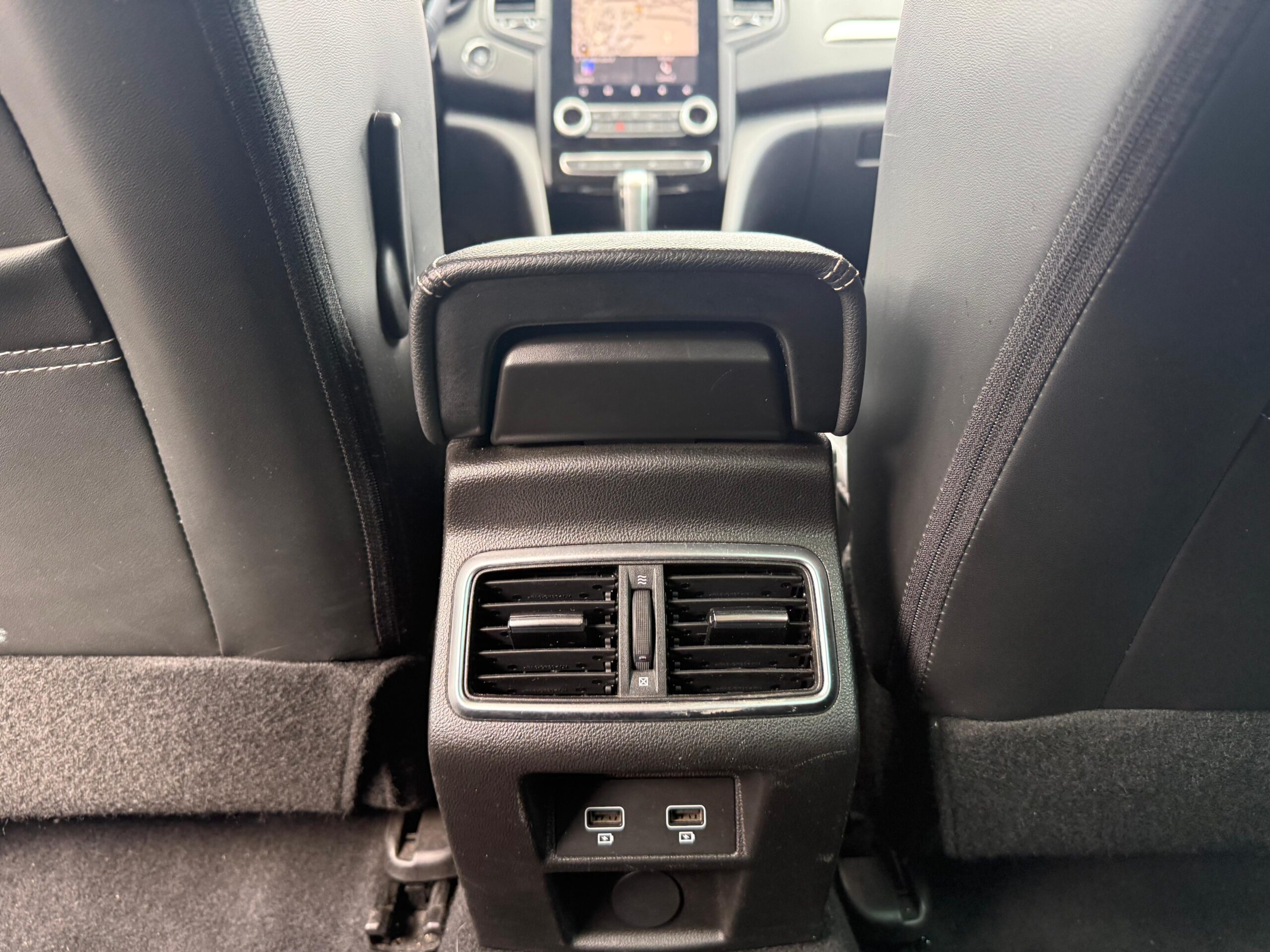 RENAULT MEGANE IV BERLINE 1.3 TCe 140 EDC Techno – 5P