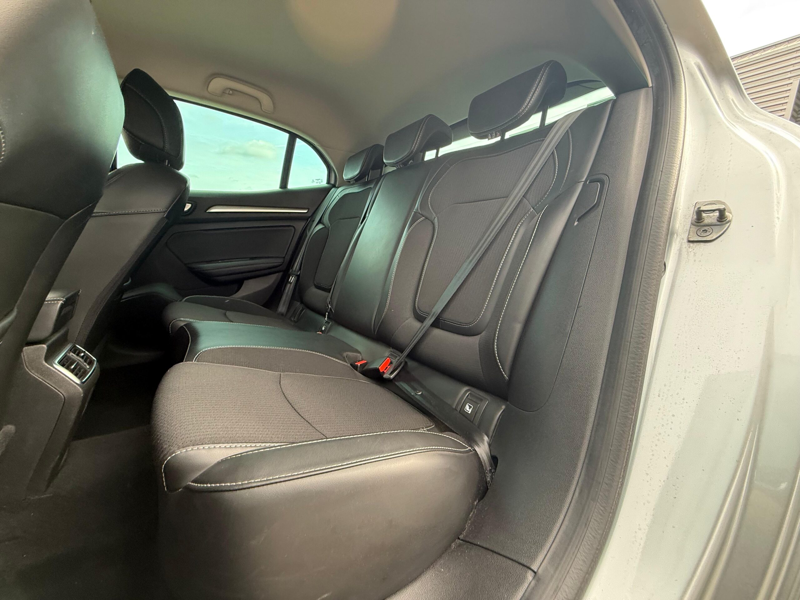 RENAULT MEGANE IV BERLINE 1.3 TCe 140 EDC Techno – 5P