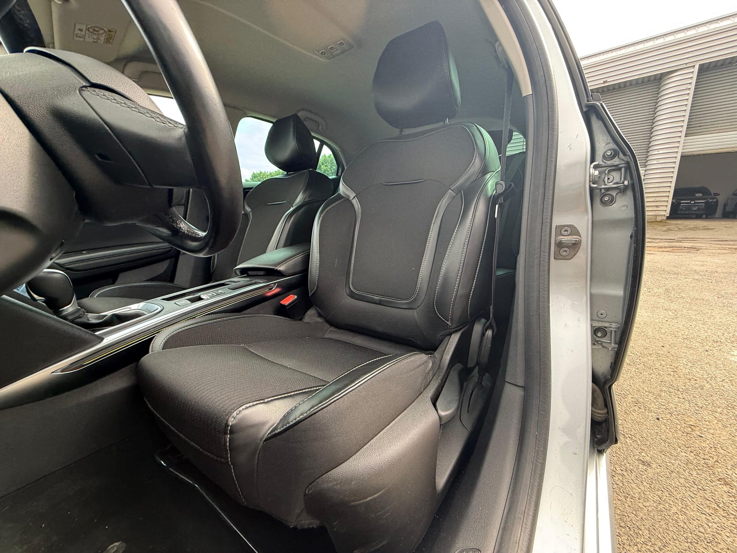 RENAULT MEGANE IV BERLINE 1.3 TCe 140 EDC Techno – 5P