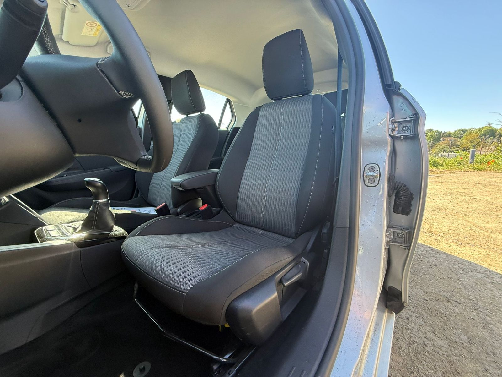 OPEL CORSA 1.2 PT 75CH BUSINESS ELEGANCE BVM5 occasion - Leader export auto Algérie, licence moudjahidine, CCR (Vue 17) - DJCAR