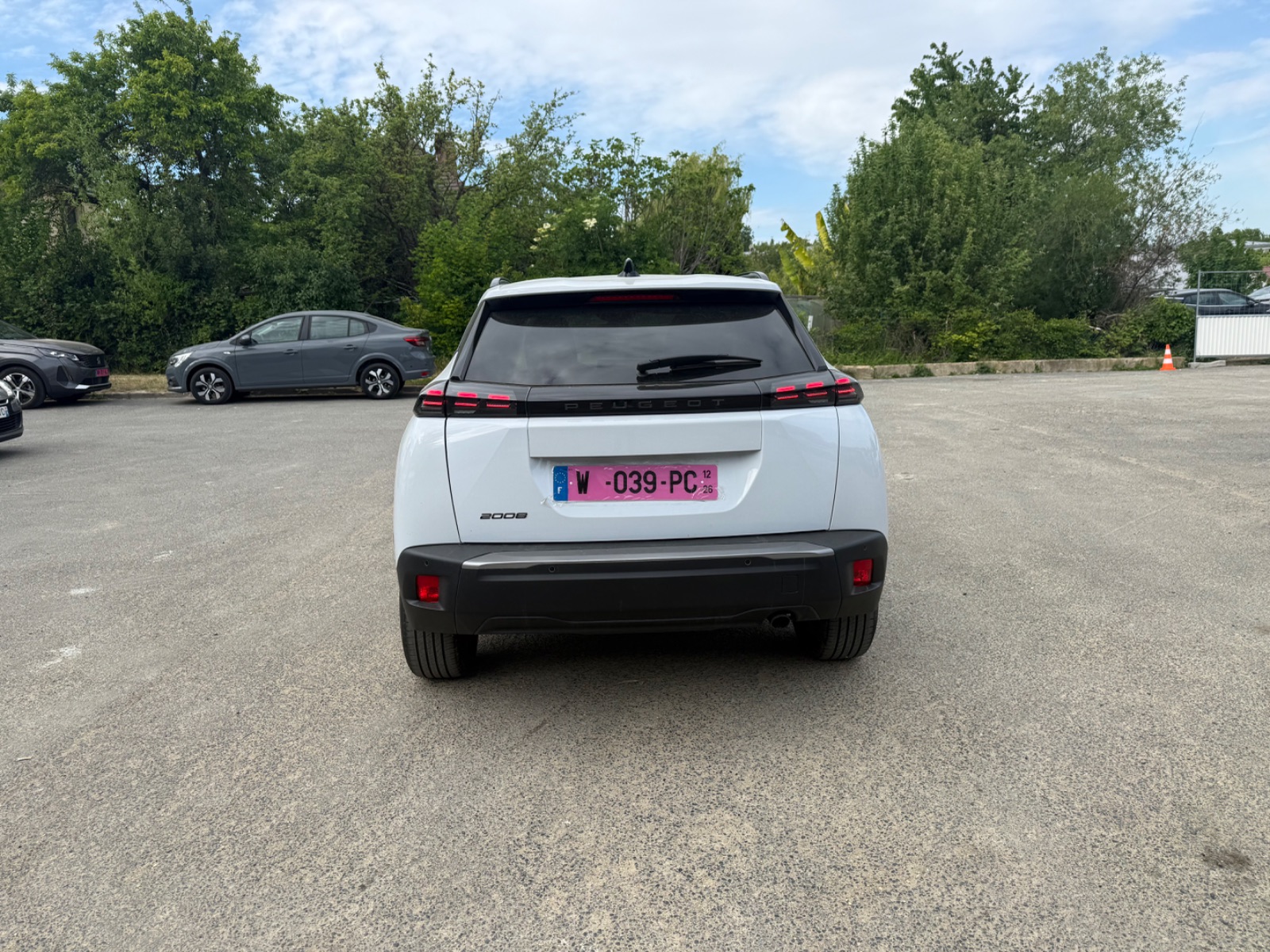 PEUGEOT 2008 1.2 PureTech 100ch S&S BVM6 Allure – 5P occasion - Leader export auto Algérie, licence moudjahidine, CCR (Vue 5) - DJCAR