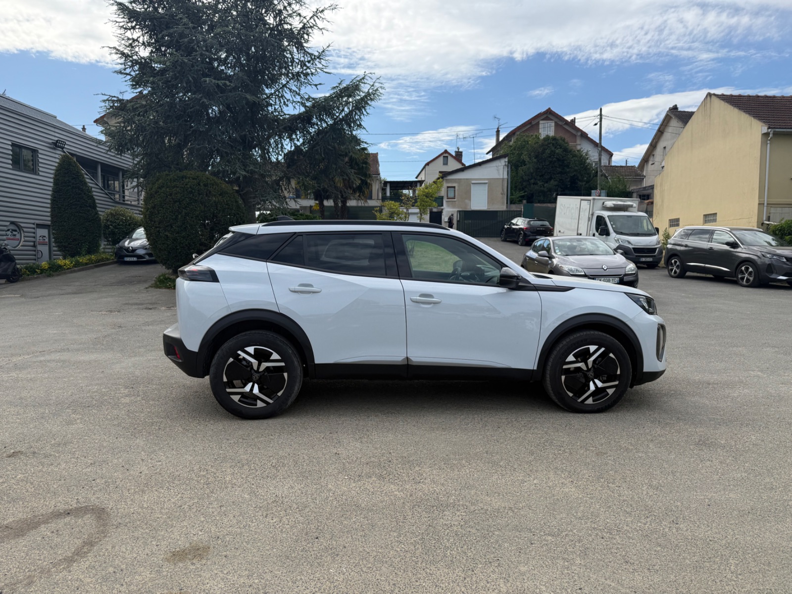 PEUGEOT 2008 1.2 PureTech 100ch S&S BVM6 Allure – 5P occasion - Leader export auto Algérie, licence moudjahidine, CCR (Vue 8) - DJCAR