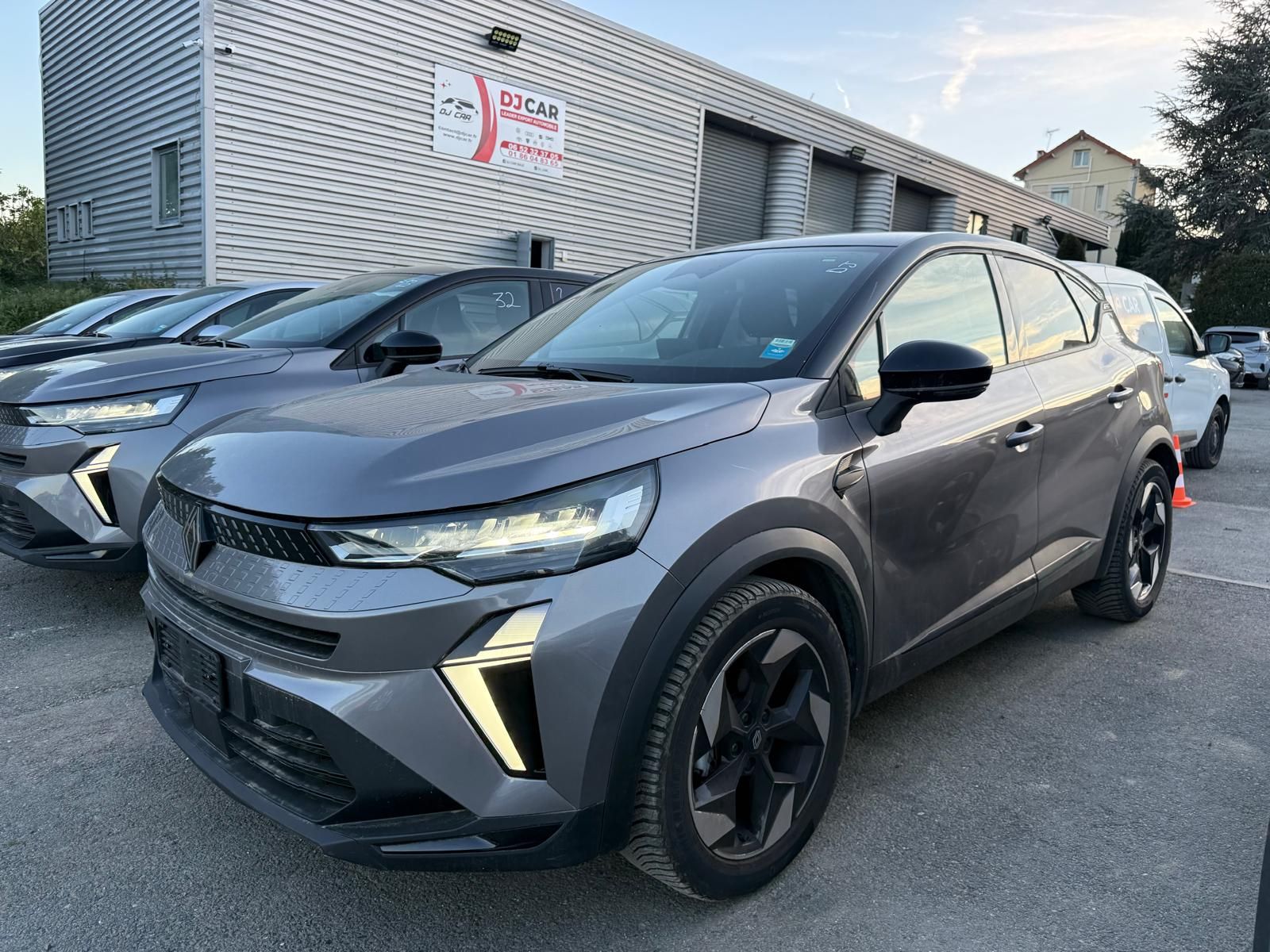 RENAULT CAPTUR 1.0 TCe 90 ch Techno – 5P – Toit Noir occasion - Leader export auto Algérie, licence moudjahidine, CCR (Vue 1) - DJCAR