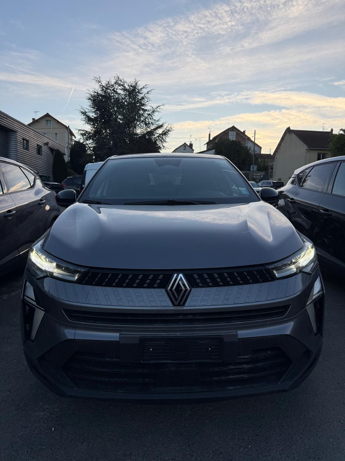 RENAULT CAPTUR 1.0 TCe 90 ch Techno – 5P – Toit Noir occasion - Leader export auto Algérie, licence moudjahidine, CCR (Vue 5) - DJCAR