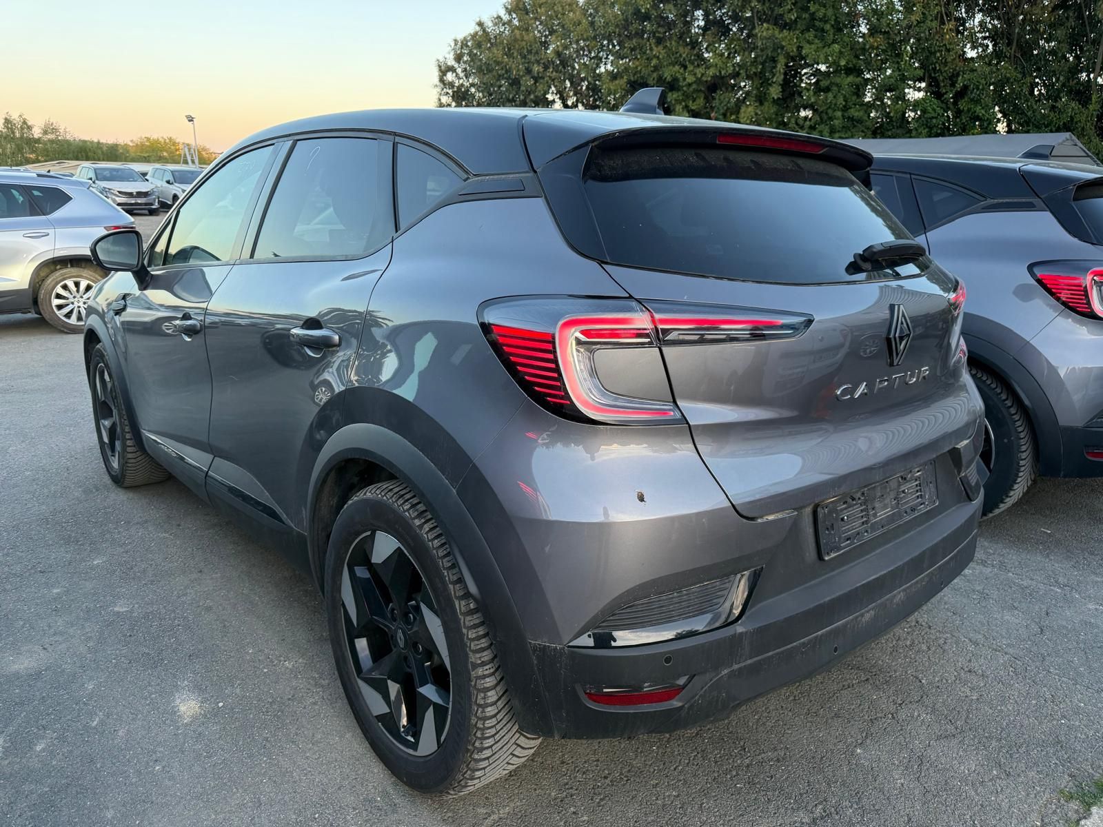RENAULT CAPTUR 1.0 TCe 90 ch Techno – 5P – Toit Noir occasion - Leader export auto Algérie, licence moudjahidine, CCR (Vue 9) - DJCAR