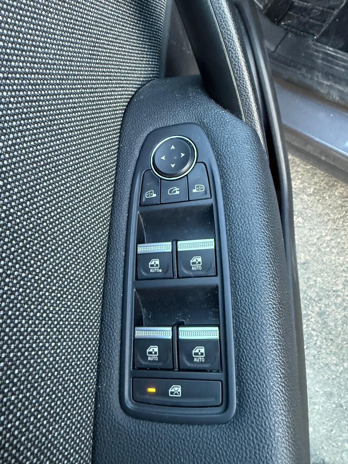 RENAULT CAPTUR 1.0 TCe 90 ch Techno – 5P – Toit Noir occasion - Leader export auto Algérie, licence moudjahidine, CCR (Vue 10) - DJCAR