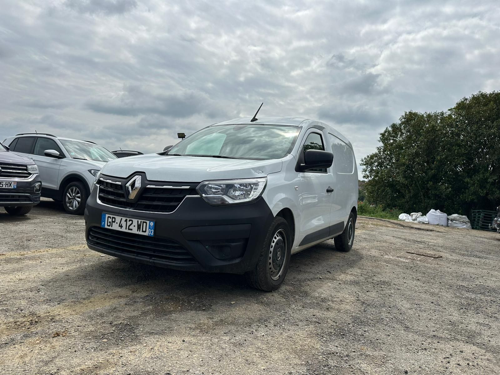 RENAULT EXPRESS VAN 1.3 TCE 100 EXPRESS VAN – 22 CONFORT occasion - Leader export auto Algérie, licence moudjahidine, CCR (Vue 3) - DJCAR