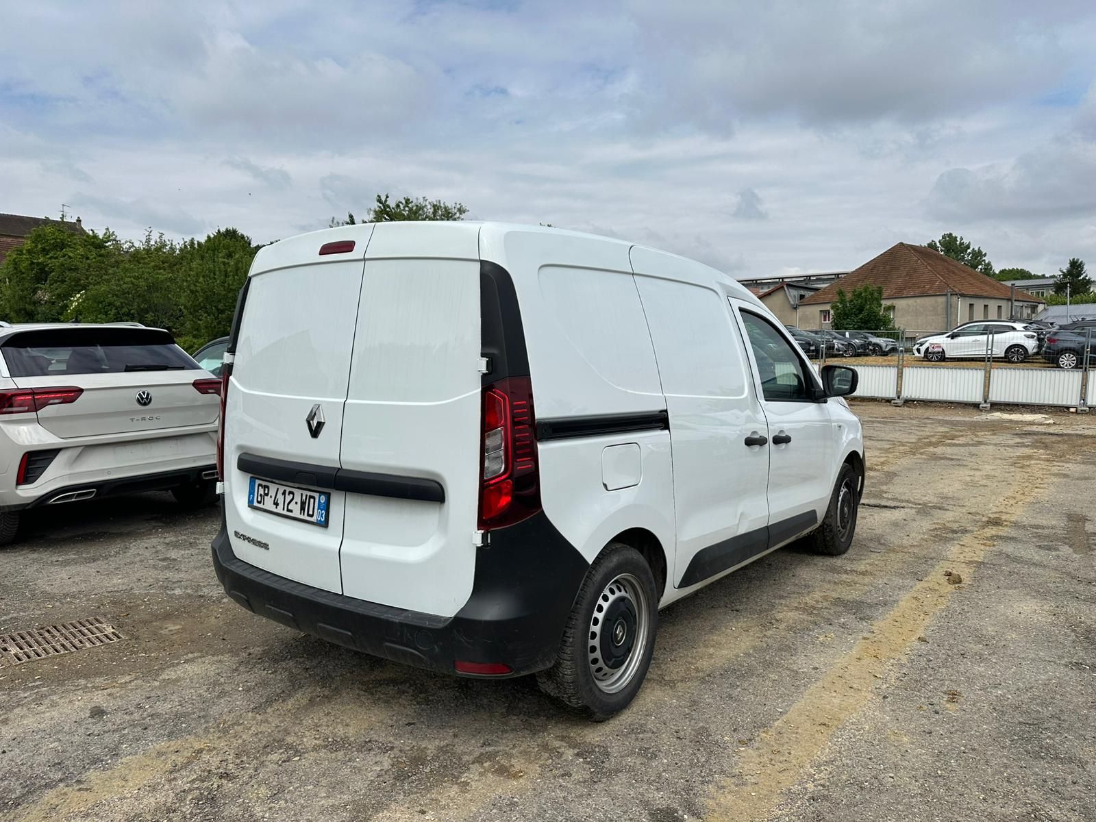 RENAULT EXPRESS VAN 1.3 TCE 100 EXPRESS VAN – 22 CONFORT occasion - Leader export auto Algérie, licence moudjahidine, CCR (Vue 6) - DJCAR