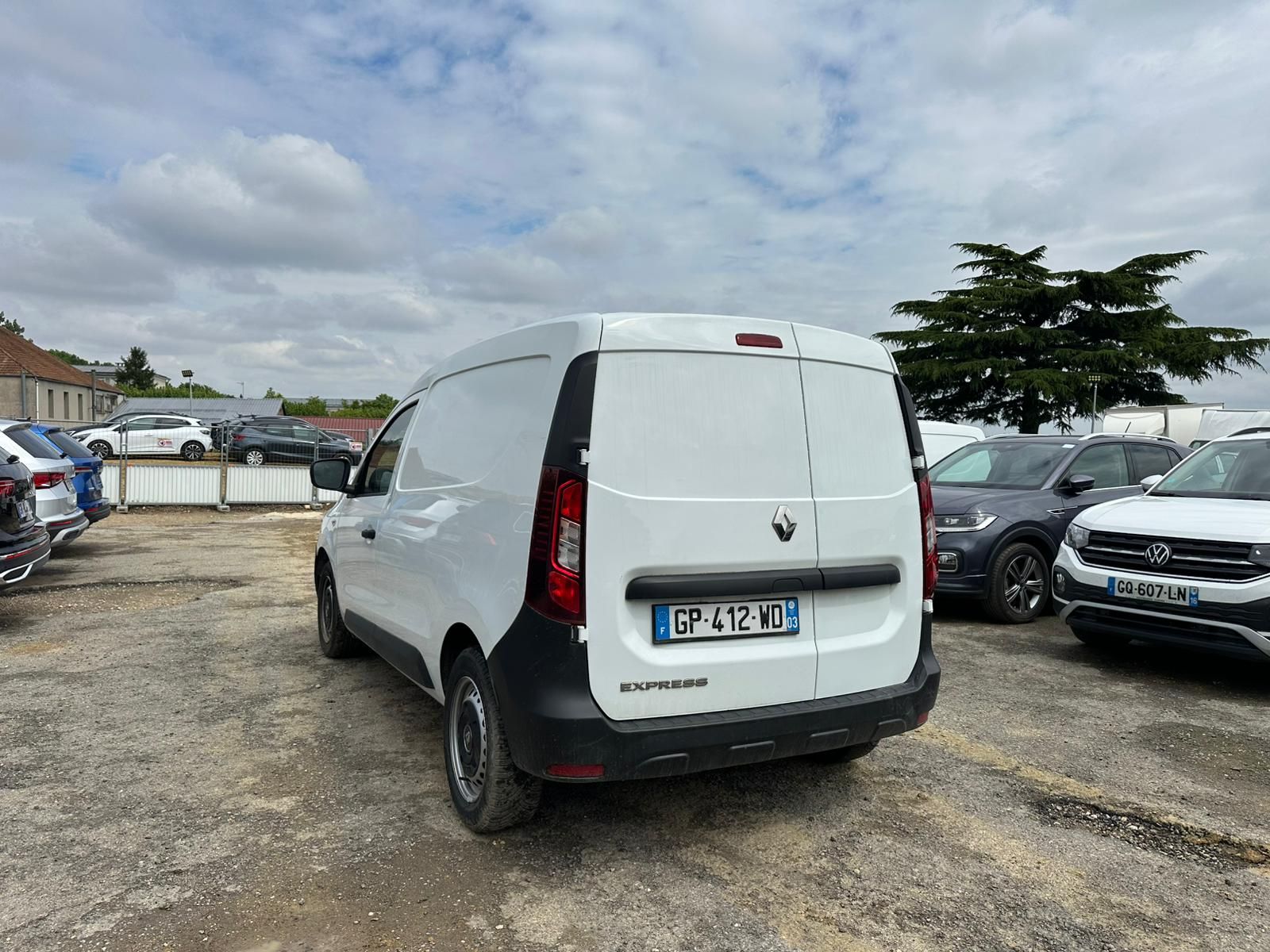 RENAULT EXPRESS VAN 1.3 TCE 100 EXPRESS VAN – 22 CONFORT occasion - Leader export auto Algérie, licence moudjahidine, CCR (Vue 9) - DJCAR