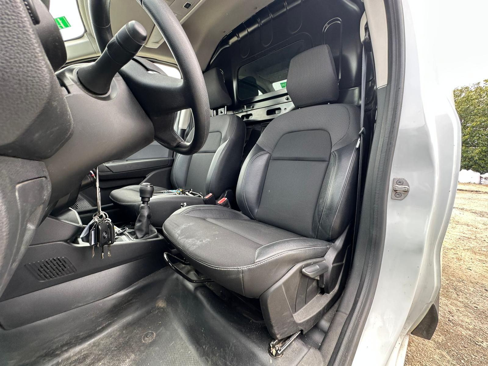 RENAULT EXPRESS VAN 1.3 TCE 100 EXPRESS VAN – 22 CONFORT occasion - Leader export auto Algérie, licence moudjahidine, CCR (Vue 10) - DJCAR