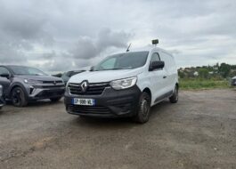 RENAULT EXPRESS VAN 1.3 TCE 100 EXPRESS VAN – 22 CONFORT occasion - Leader export auto Algérie, licence moudjahidine, CCR (Vue 1) - DJCAR