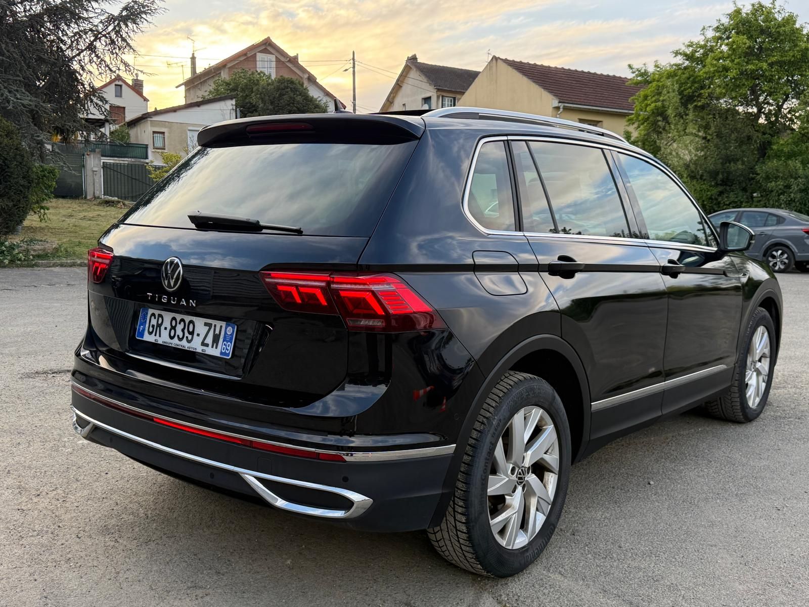 VOLKSWAGEN TIGUAN 1.5 TSI 150ch DSG7 Elegance – Siege Cuir – TO occasion - Leader export auto Algérie, licence moudjahidine, CCR (Vue 3) - DJCAR