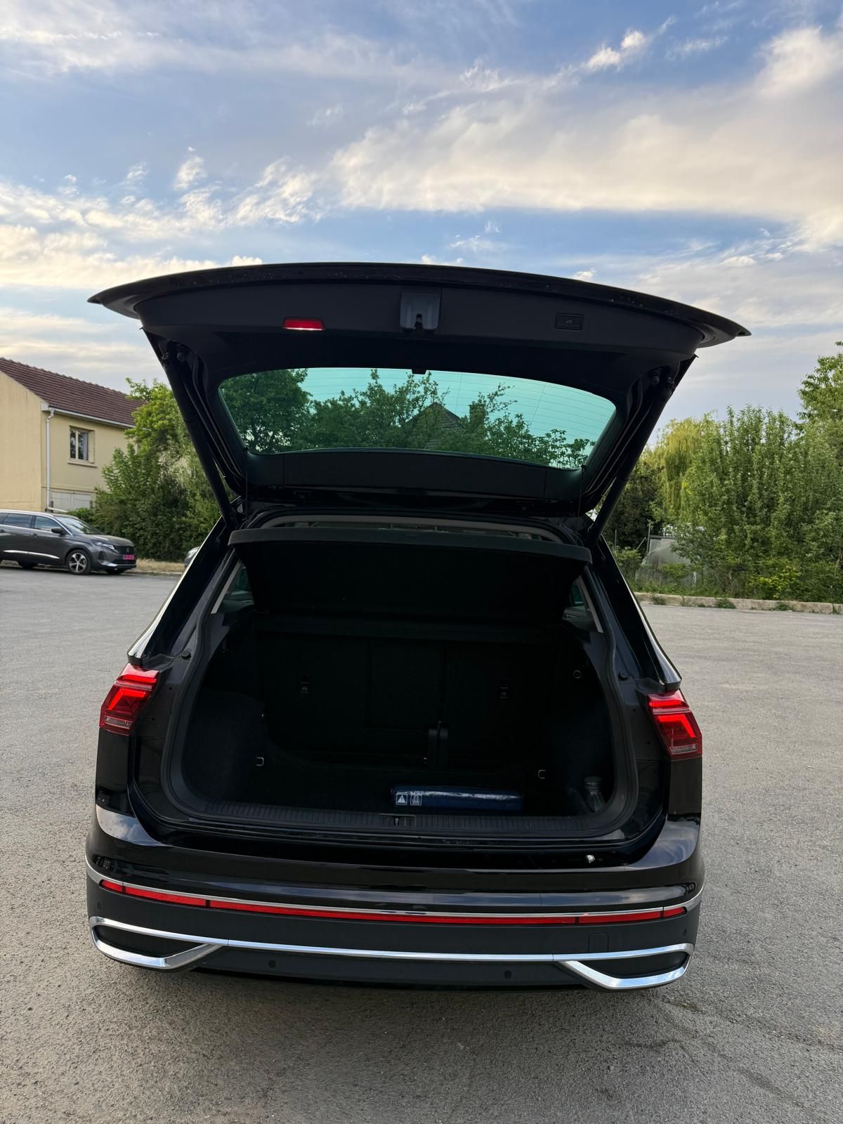 VOLKSWAGEN TIGUAN 1.5 TSI 150ch DSG7 Elegance – Siege Cuir – TO occasion - Leader export auto Algérie, licence moudjahidine, CCR (Vue 8) - DJCAR