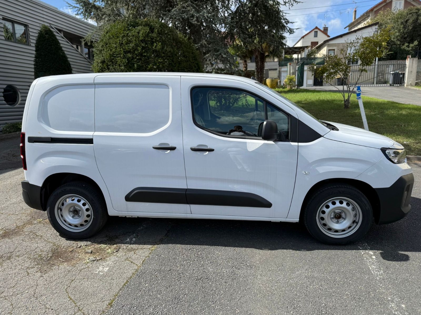 CITROEN BERLINGO VU FT N1 1.6 HDI 90 CV neuf - Leader export auto Algérie, licence moudjahidine, CCR (Vue 4) - DJCAR