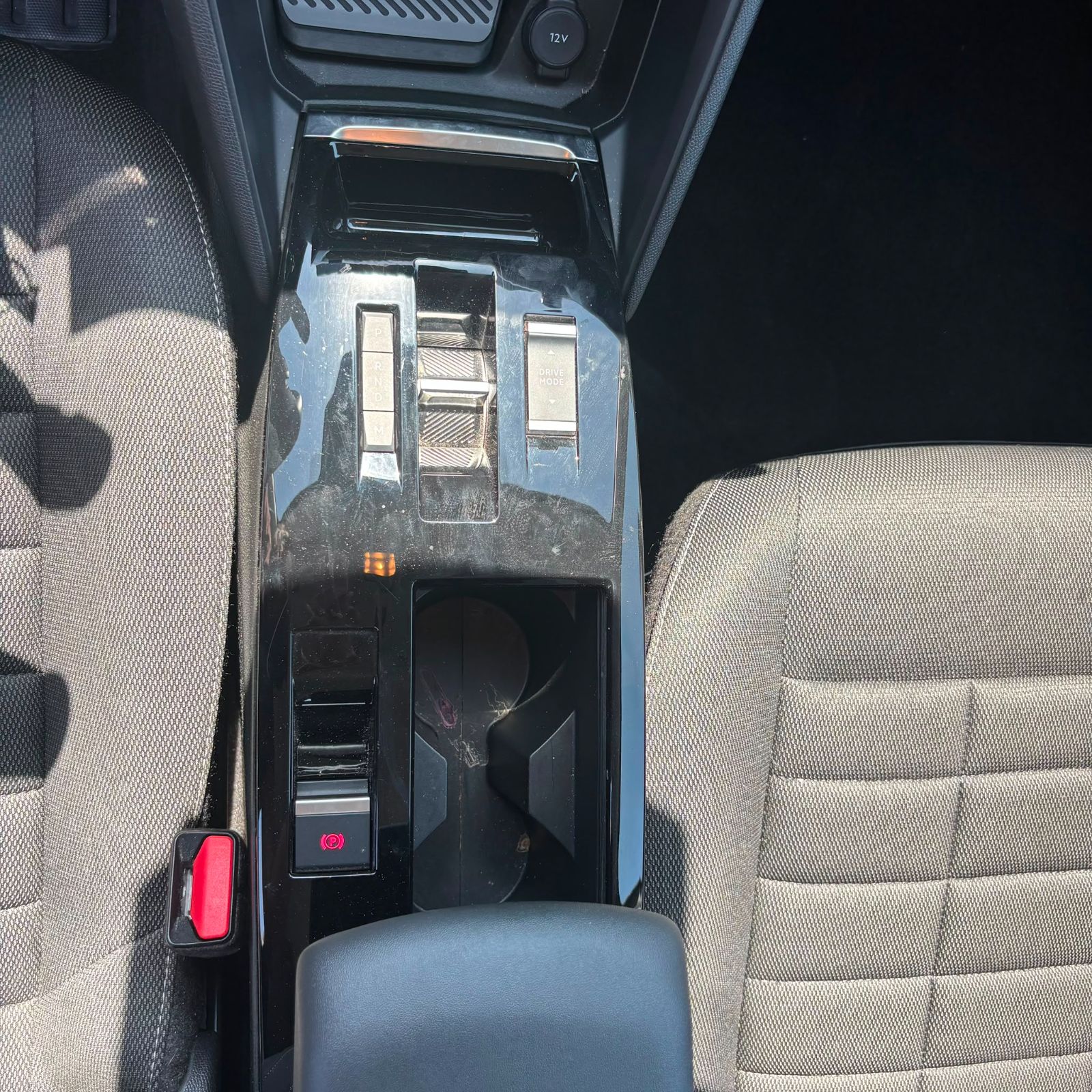 CITROEN C4 V3 1.2 Puretech 130 CH EAT8 Plus – 5P occasion - Leader export auto Algérie, licence moudjahidine, CCR (Vue 14) - DJCAR