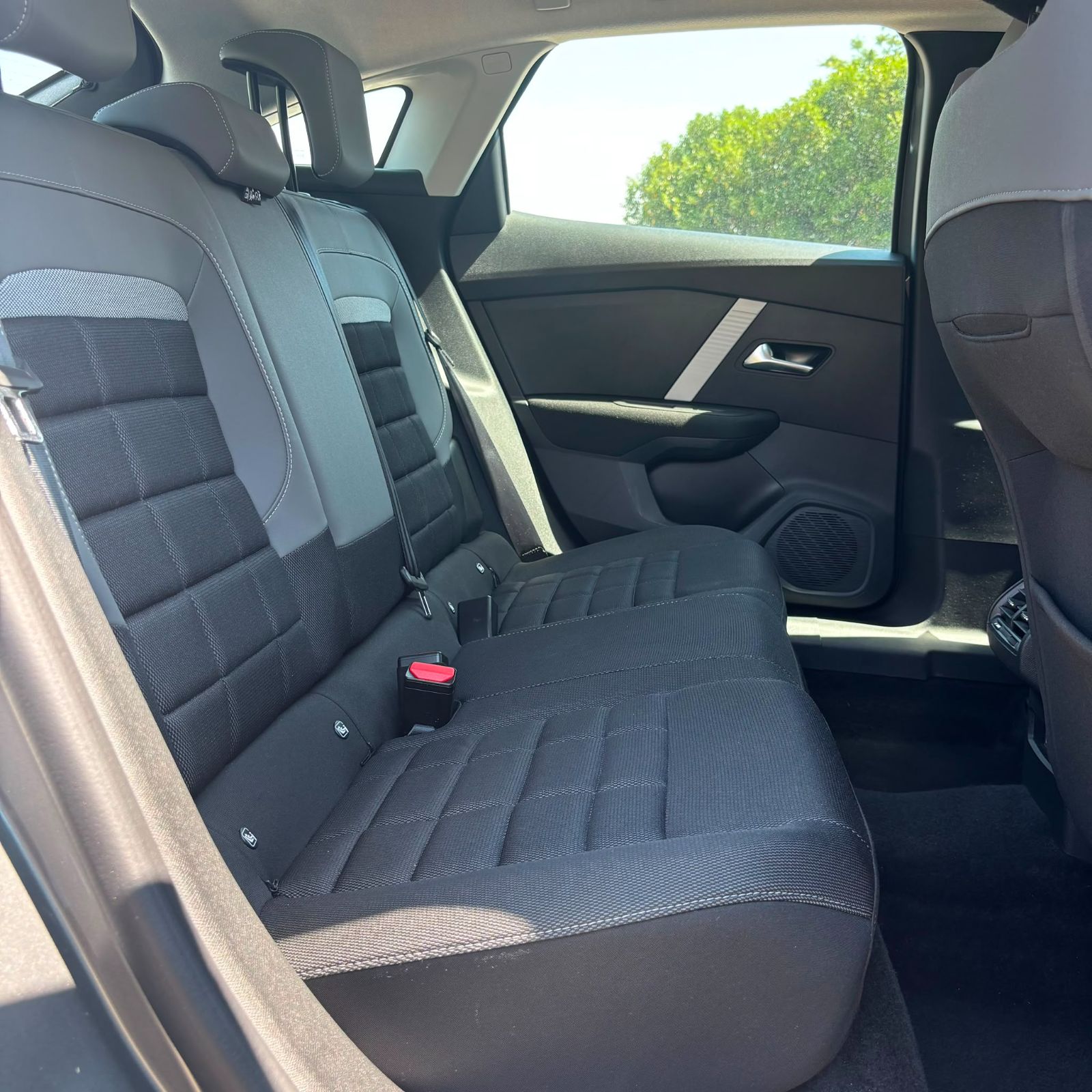 CITROEN C4 V3 1.2 Puretech 130 CH EAT8 Plus – 5P occasion - Leader export auto Algérie, licence moudjahidine, CCR (Vue 19) - DJCAR