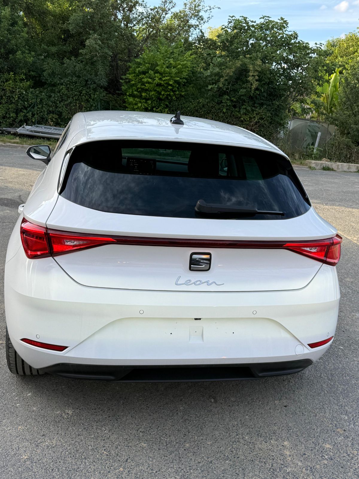 SEAT LEON IV 1,5 TSI 115CV DSG STYLE 25 ANNIVERSAIRE occasion - Leader export auto Algérie, licence moudjahidine, CCR (Vue 4) - DJCAR