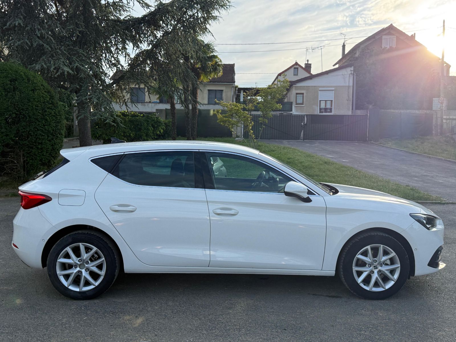 SEAT LEON IV 1,5 TSI 115CV DSG STYLE 25 ANNIVERSAIRE occasion - Leader export auto Algérie, licence moudjahidine, CCR (Vue 6) - DJCAR