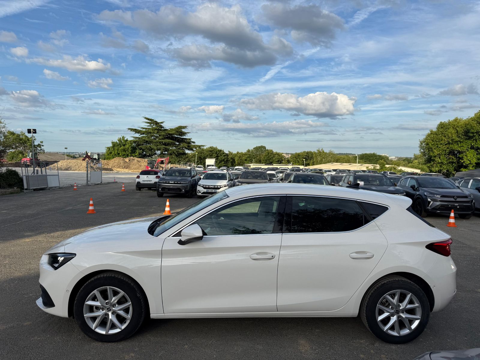 SEAT LEON IV 1,5 TSI 115CV DSG STYLE 25 ANNIVERSAIRE occasion - Leader export auto Algérie, licence moudjahidine, CCR (Vue 8) - DJCAR