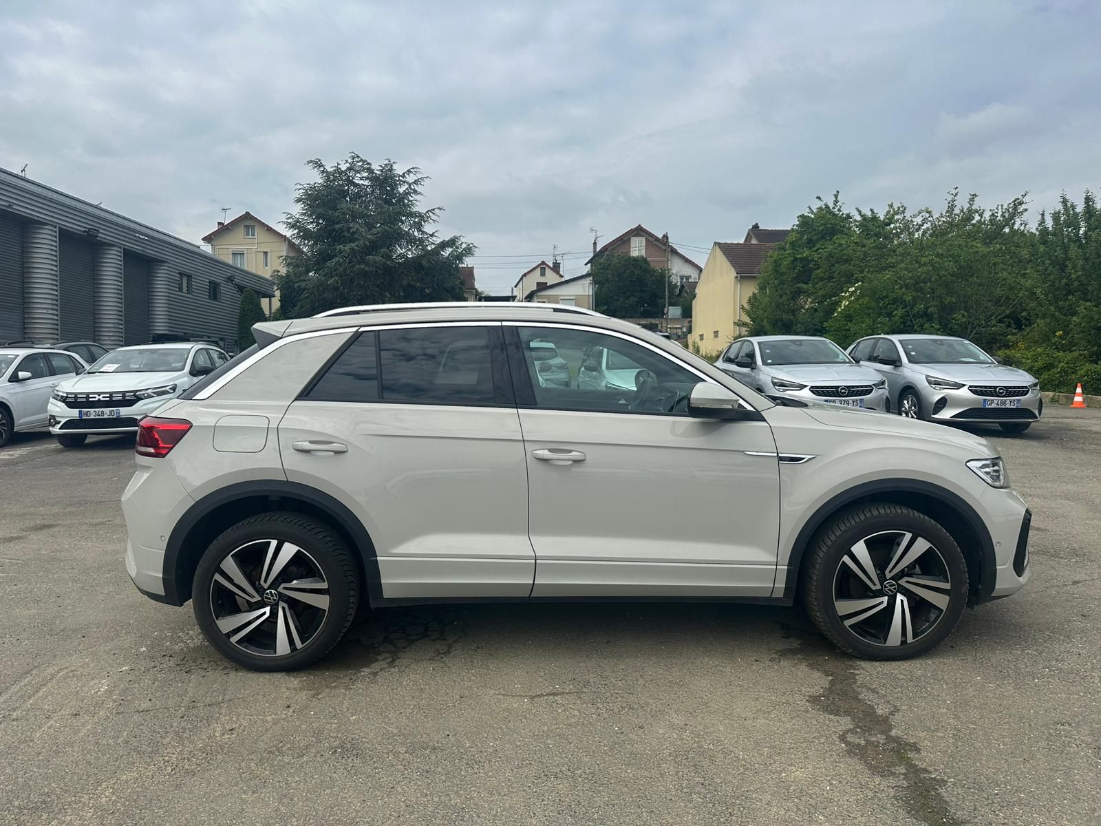VOLKSWAGEN T-ROC R-LINE 1.5 TSI 150Ch Start/Stop DSG7 – 5P occasion - Leader export auto Algérie, licence moudjahidine, CCR (Vue 8) - DJCAR