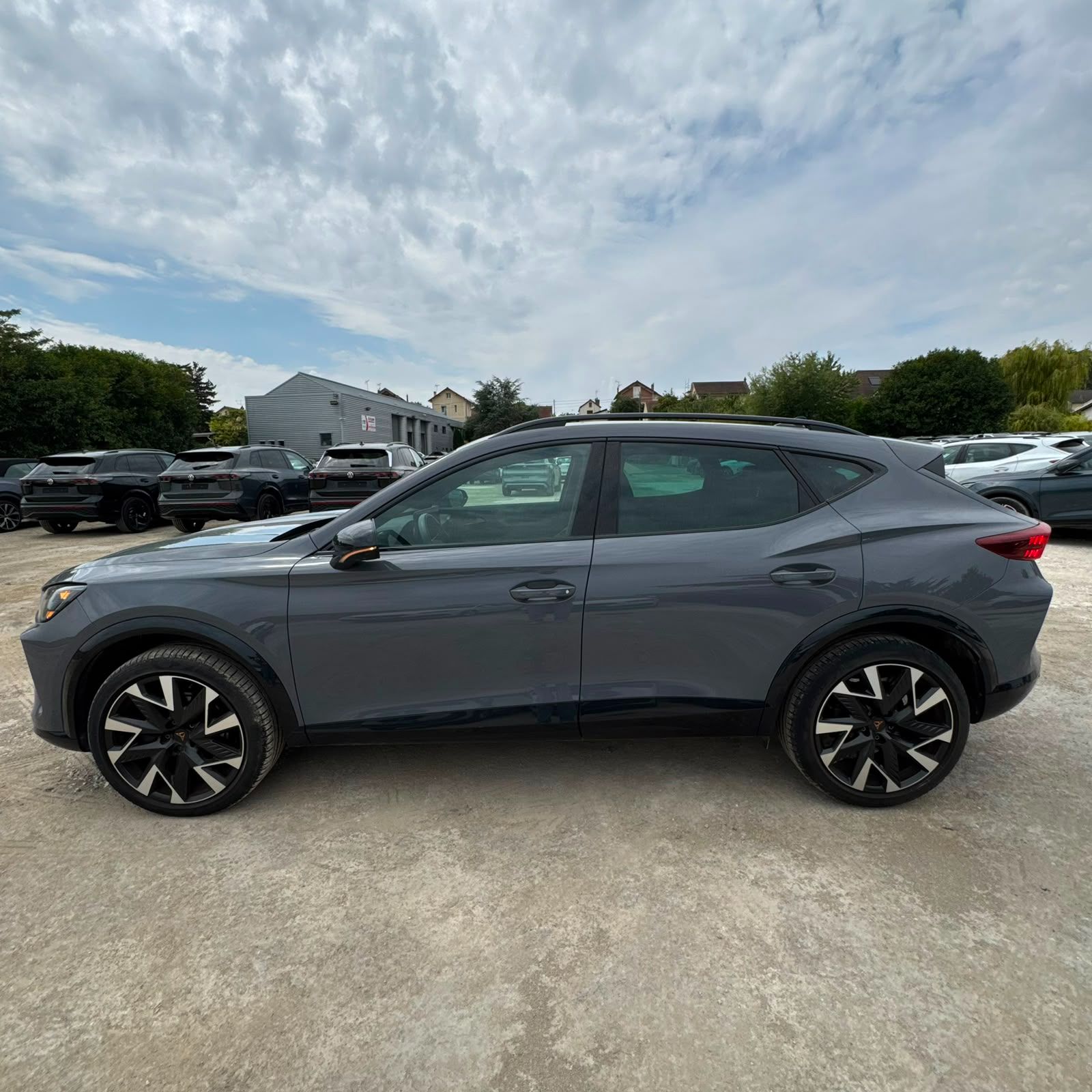 CUPRA FORMENTOR PH2 1.5 eTSI 150 ch DSG7 V – PK HIVER SIEGECUIR ALCT ELE JA19BI CAM – 5P occasion - Leader export auto Algérie, licence moudjahidine, CCR (Vue 5) - DJCAR