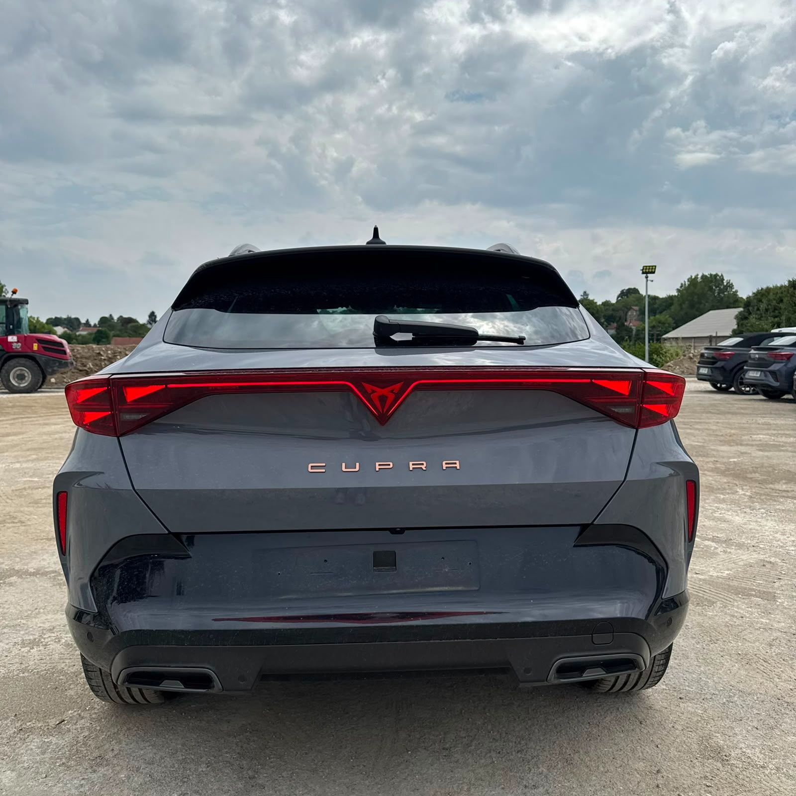 CUPRA FORMENTOR PH2 1.5 eTSI 150 ch DSG7 V – PK HIVER SIEGECUIR ALCT ELE JA19BI CAM – 5P occasion - Leader export auto Algérie, licence moudjahidine, CCR (Vue 8) - DJCAR