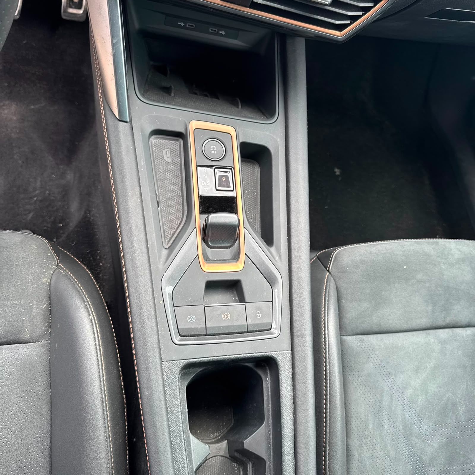 CUPRA FORMENTOR PH2 1.5 eTSI 150 ch DSG7 V – PK HIVER SIEGECUIR ALCT ELE JA19BI CAM – 5P occasion - Leader export auto Algérie, licence moudjahidine, CCR (Vue 19) - DJCAR