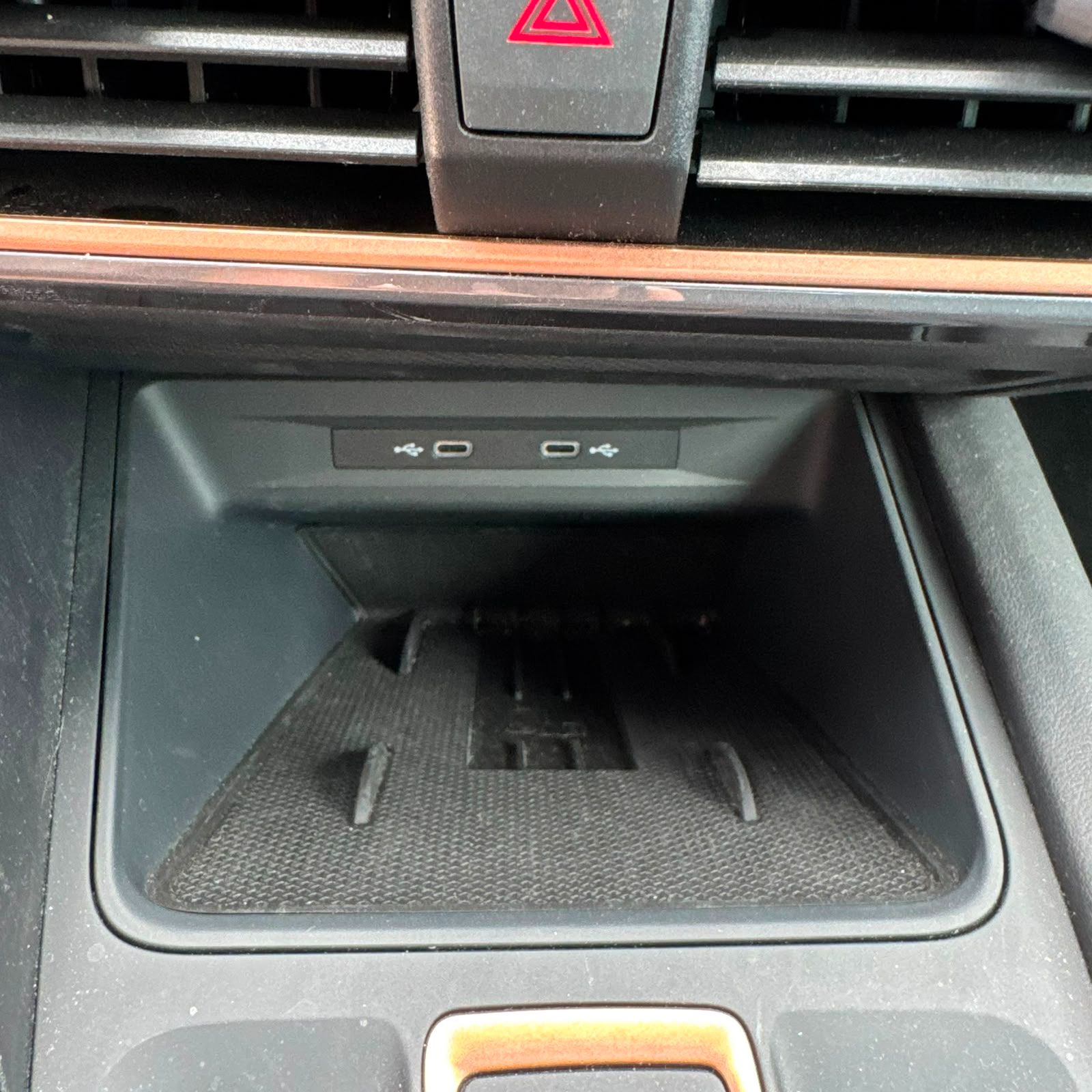 CUPRA FORMENTOR PH2 1.5 eTSI 150 ch DSG7 V – PK HIVER SIEGECUIR ALCT ELE JA19BI CAM – 5P occasion - Leader export auto Algérie, licence moudjahidine, CCR (Vue 20) - DJCAR