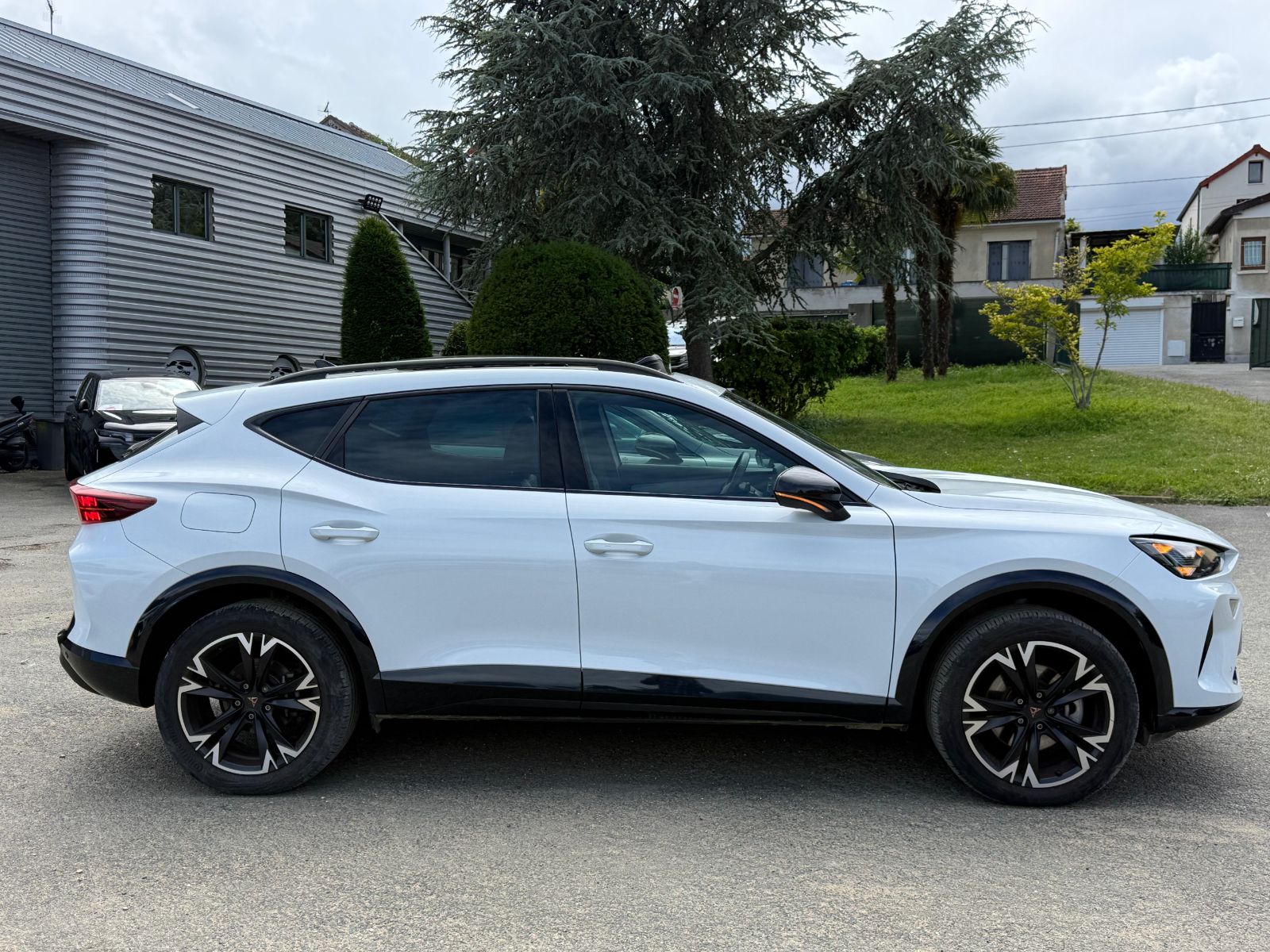 CUPRA FORMENTOR PH2 1.5 eTSI 150 ch DSG7 V – TOIT PANO – 5P occasion - Leader export auto Algérie, licence moudjahidine, CCR (Vue 5) - DJCAR