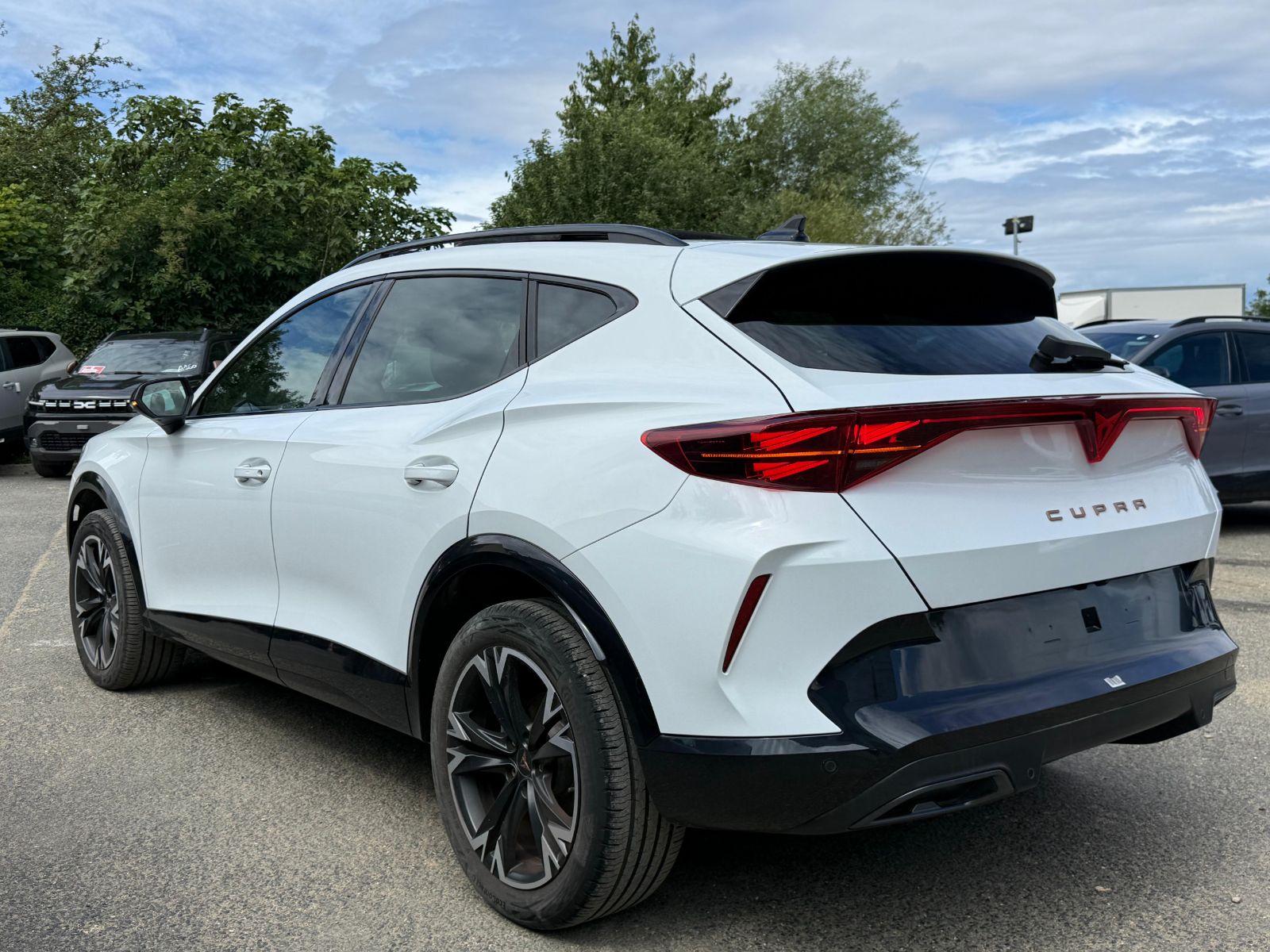 CUPRA FORMENTOR PH2 1.5 eTSI 150 ch DSG7 V – TOIT PANO – 5P occasion - Leader export auto Algérie, licence moudjahidine, CCR (Vue 17) - DJCAR