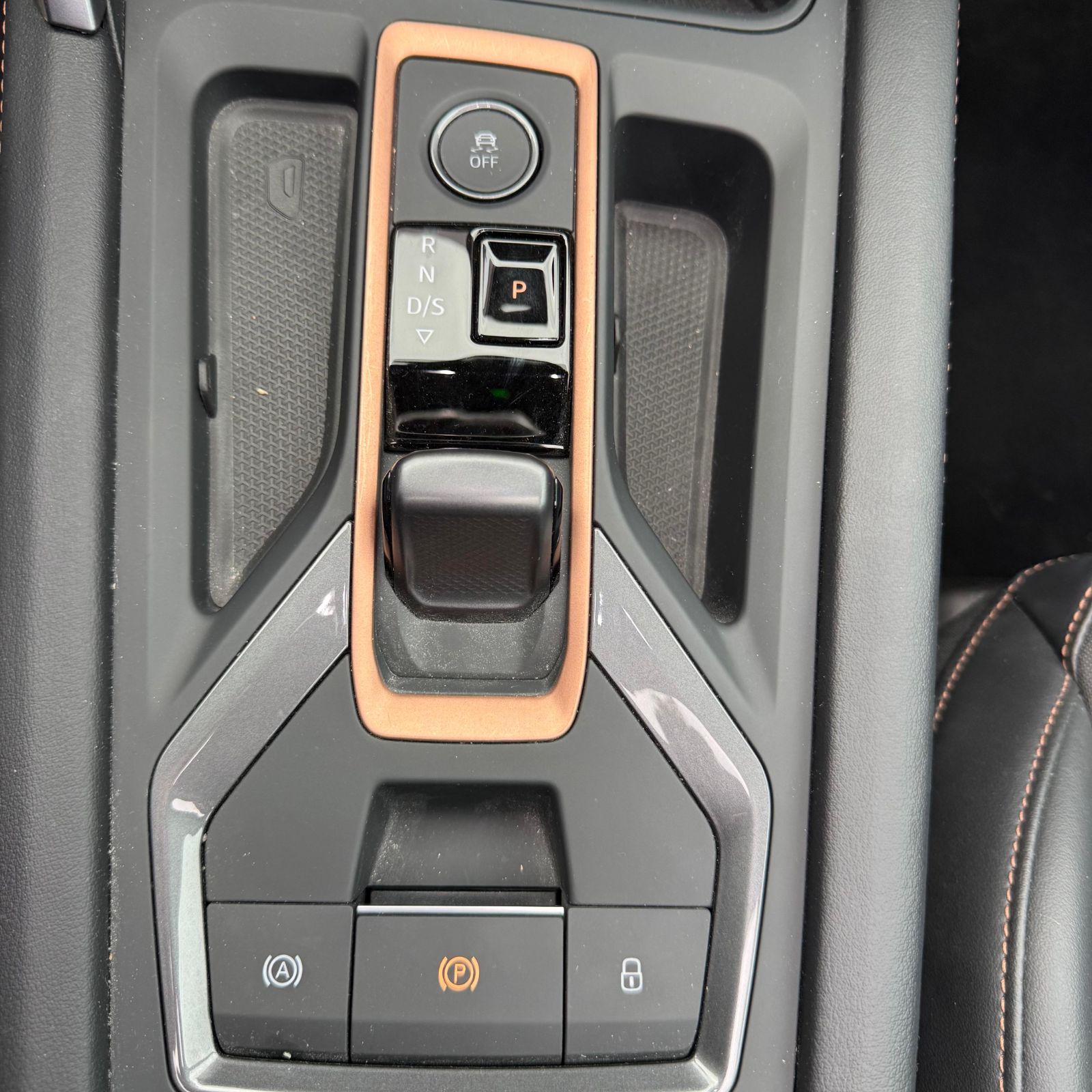 CUPRA FORMENTOR PH2 1.5 eTSI 150 ch DSG7 V – TOIT PANO – 5P occasion - Leader export auto Algérie, licence moudjahidine, CCR (Vue 19) - DJCAR