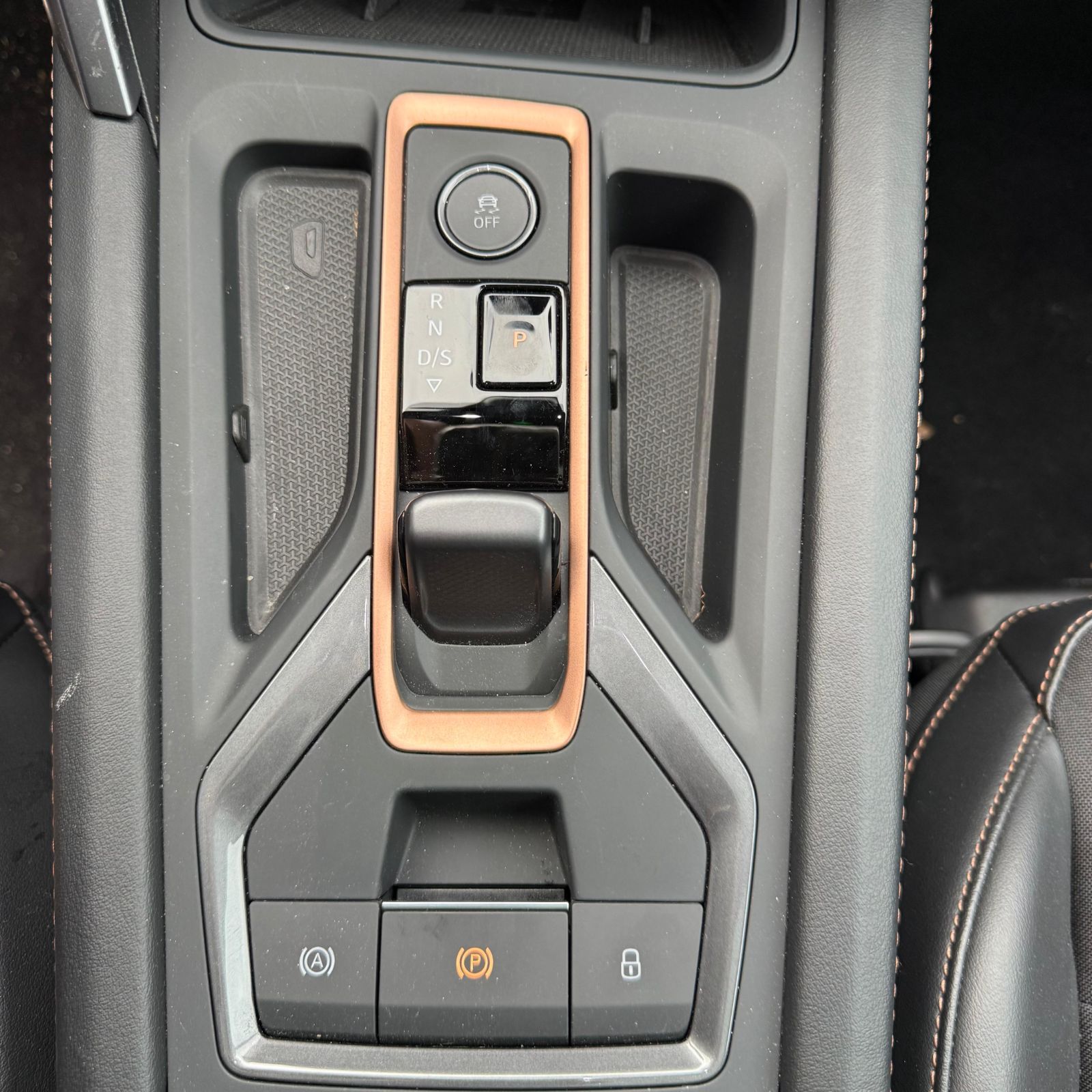CUPRA FORMENTOR PH2 1.5 eTSI 150 ch DSG7 V – TOIT PANO – 5P occasion - Leader export auto Algérie, licence moudjahidine, CCR (Vue 7) - DJCAR