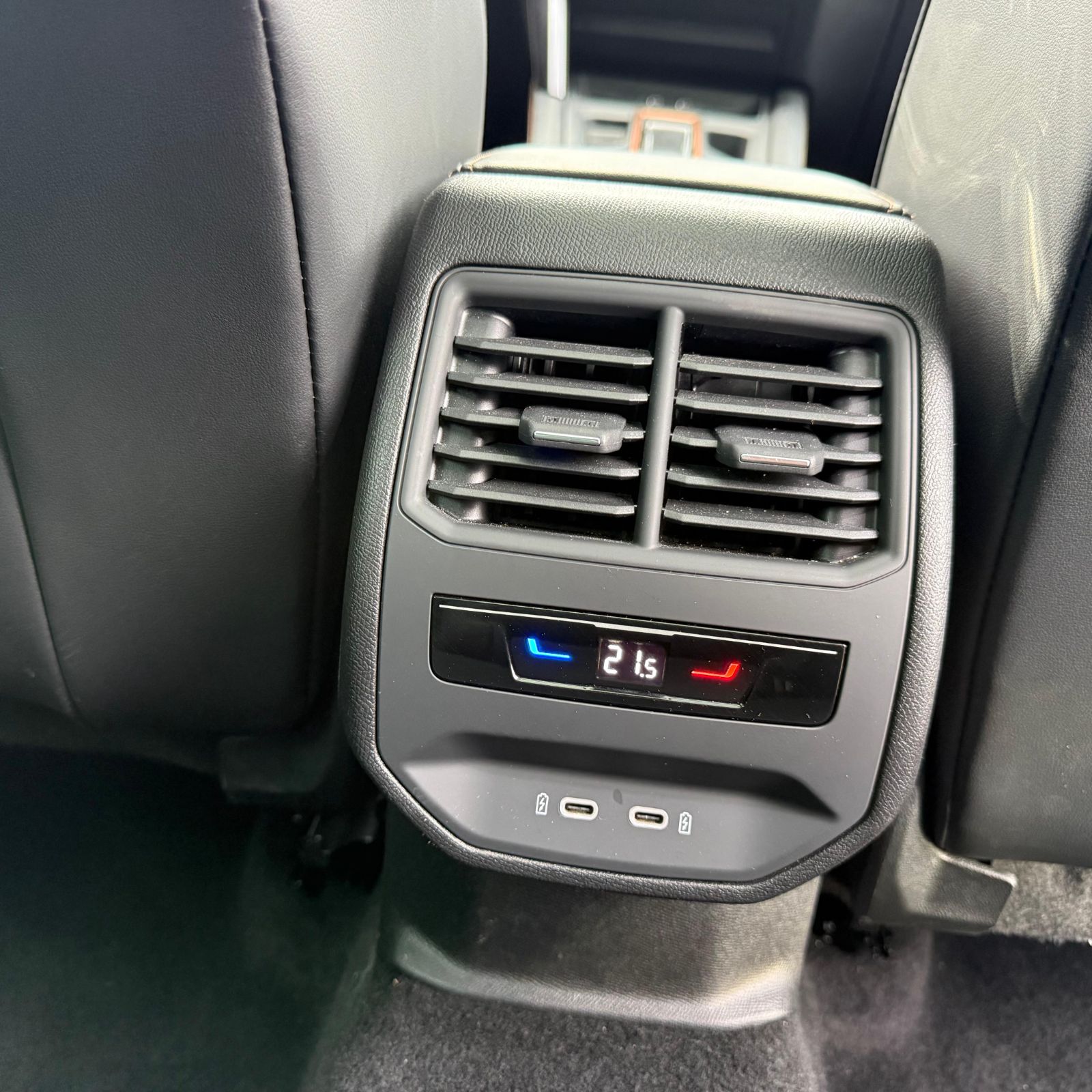 CUPRA FORMENTOR PH2 1.5 eTSI 150 ch DSG7 V – TOIT PANO – 5P occasion - Leader export auto Algérie, licence moudjahidine, CCR (Vue 19) - DJCAR