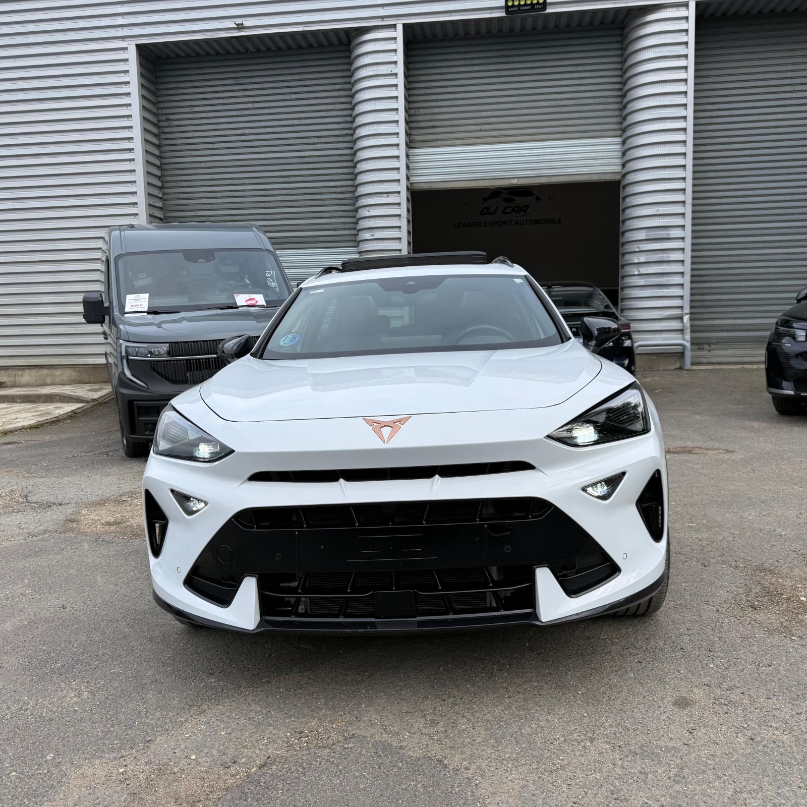 CUPRA FORMENTOR PH2 1.5 eTSI 150 ch DSG7 V – TOIT PANO – 5P occasion - Leader export auto Algérie, licence moudjahidine, CCR (Vue 4) - DJCAR