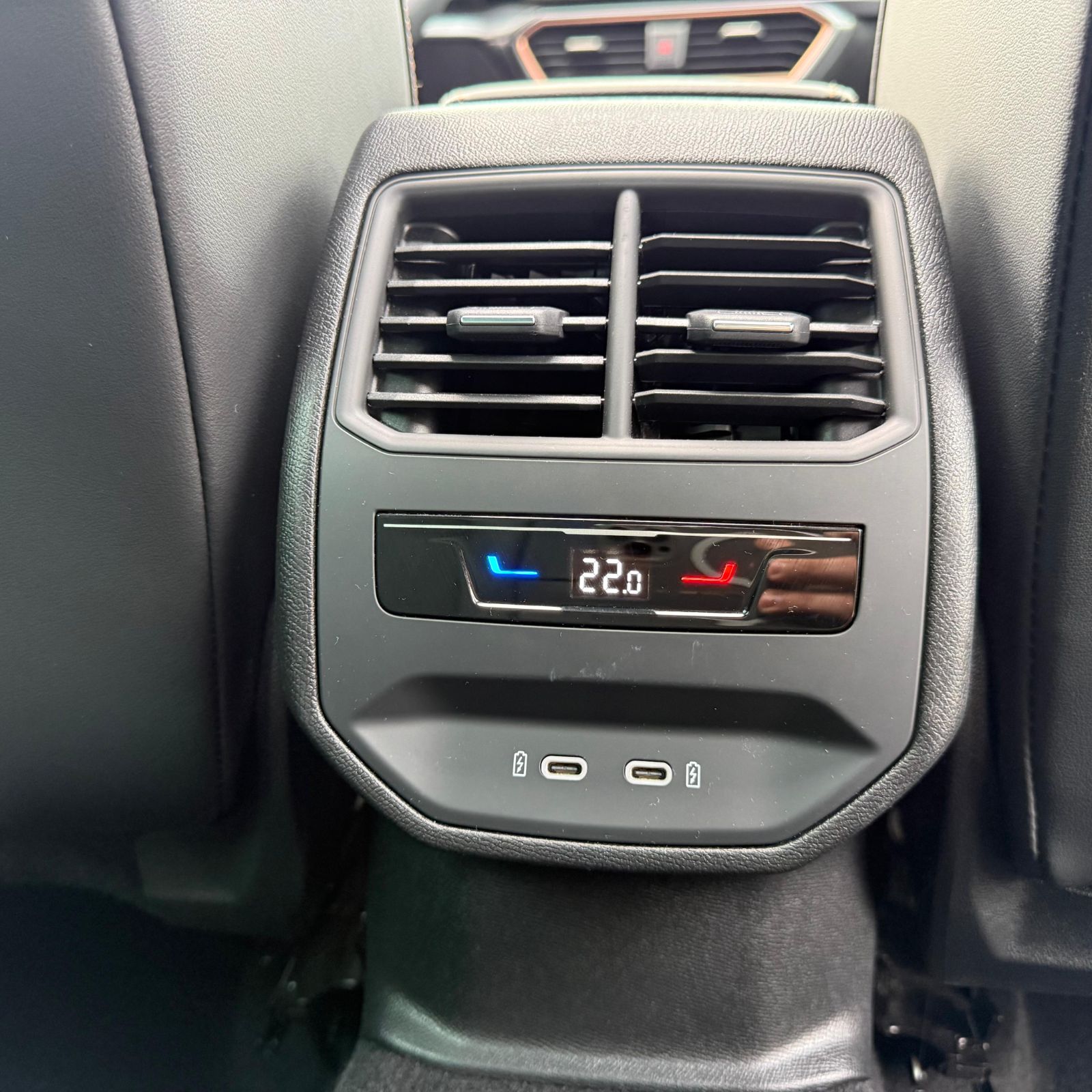 CUPRA FORMENTOR PH2 1.5 eTSI 150 ch DSG7 V – TOIT PANO – 5P occasion - Leader export auto Algérie, licence moudjahidine, CCR (Vue 12) - DJCAR