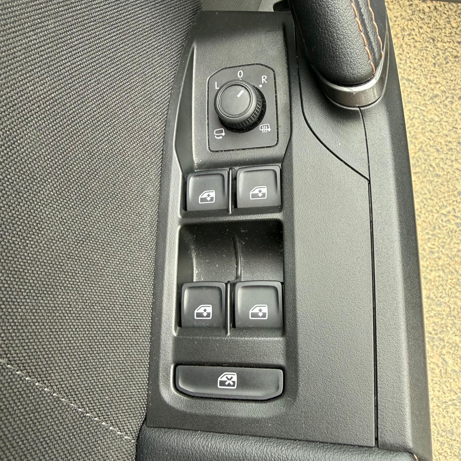 CUPRA FORMENTOR PH2 1.5 eTSI 150 ch DSG7 V – TOIT PANO – 5P occasion - Leader export auto Algérie, licence moudjahidine, CCR (Vue 15) - DJCAR