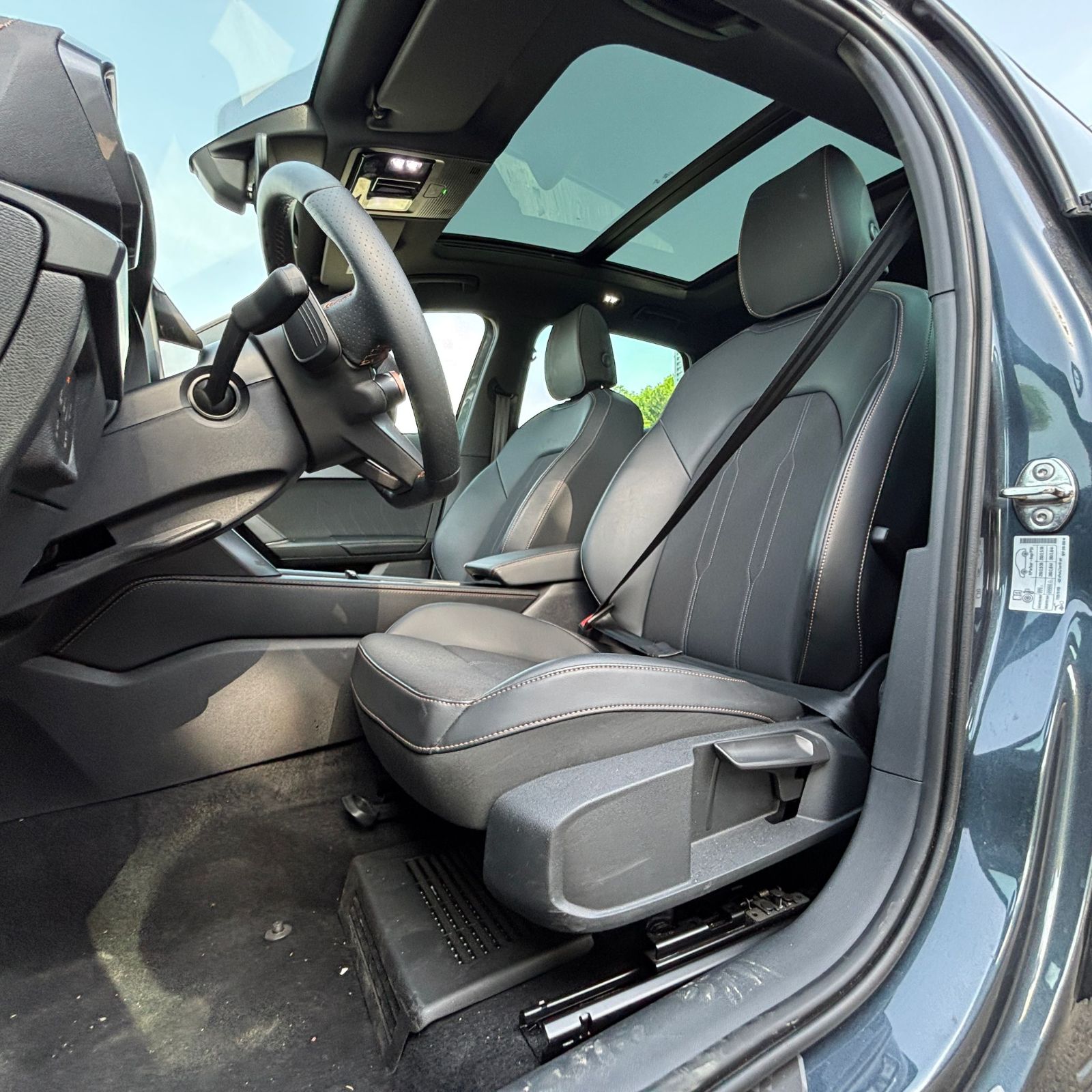 CUPRA FORMENTOR PH2 1.5 eTSI 150 ch DSG7 V – TOIT PANO – 5P occasion - Leader export auto Algérie, licence moudjahidine, CCR (Vue 20) - DJCAR