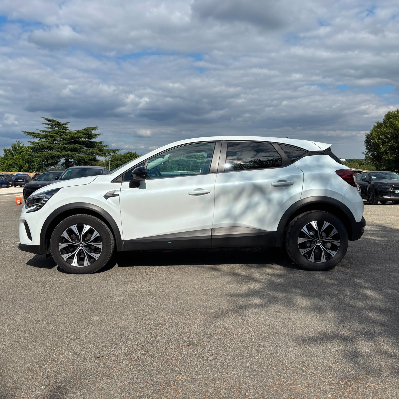 RENAULT CAPTUR 1.0 TCe 90 Evolution – 5P occasion - Leader export auto Algérie, licence moudjahidine, CCR (Vue 5) - DJCAR