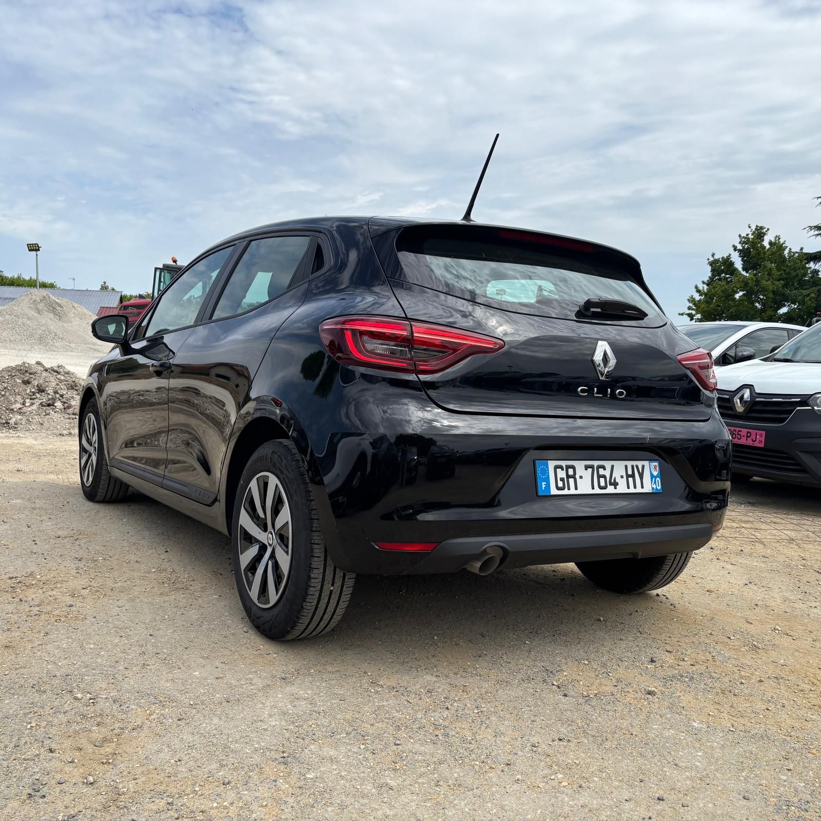RENAULT CLIO V 1.0 TCe 90 Equilibre – 5P occasion - Leader export auto Algérie, licence moudjahidine, CCR (Vue 3) - DJCAR