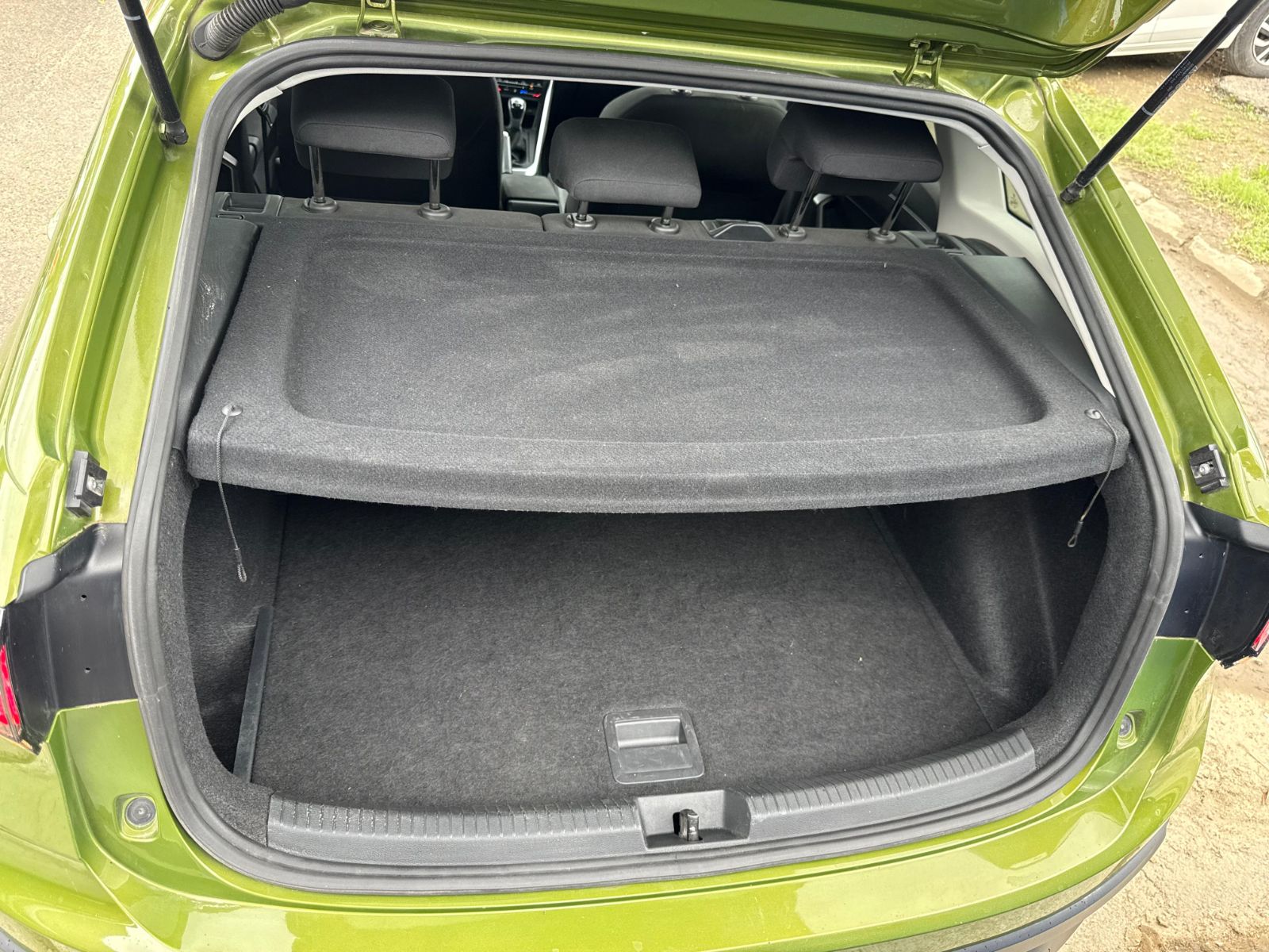 VOLKSWAGEN TAIGO 1.0 TSI 95 BVM6 EDITION – 5P occasion - Leader export auto Algérie, licence moudjahidine, CCR (Vue 6) - DJCAR