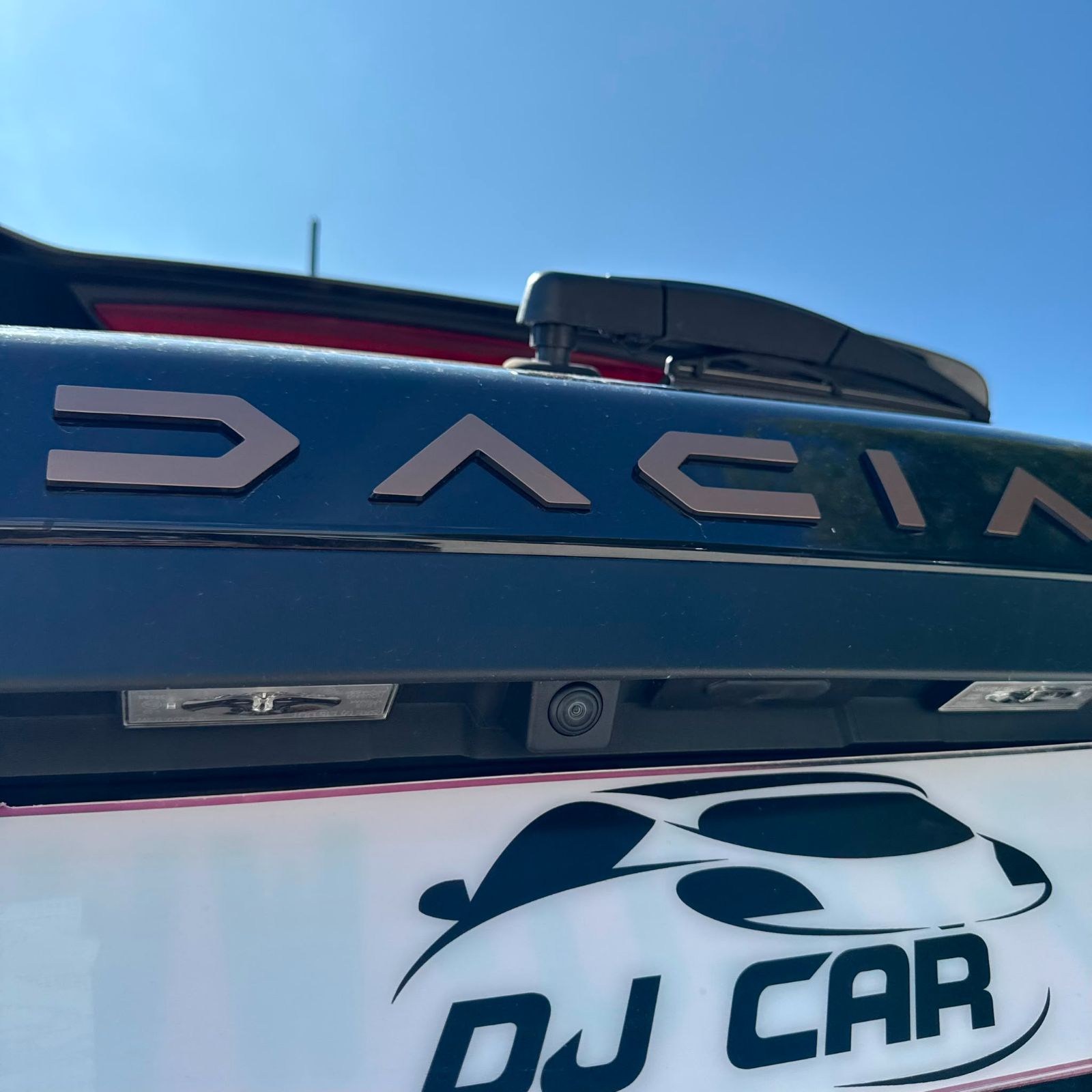 DACIA DUSTER New Extreme 1.3 Tce 150 Ch BVA PAR – ANG neuf - Leader export auto Algérie, licence moudjahidine, CCR (Vue 15) - DJCAR