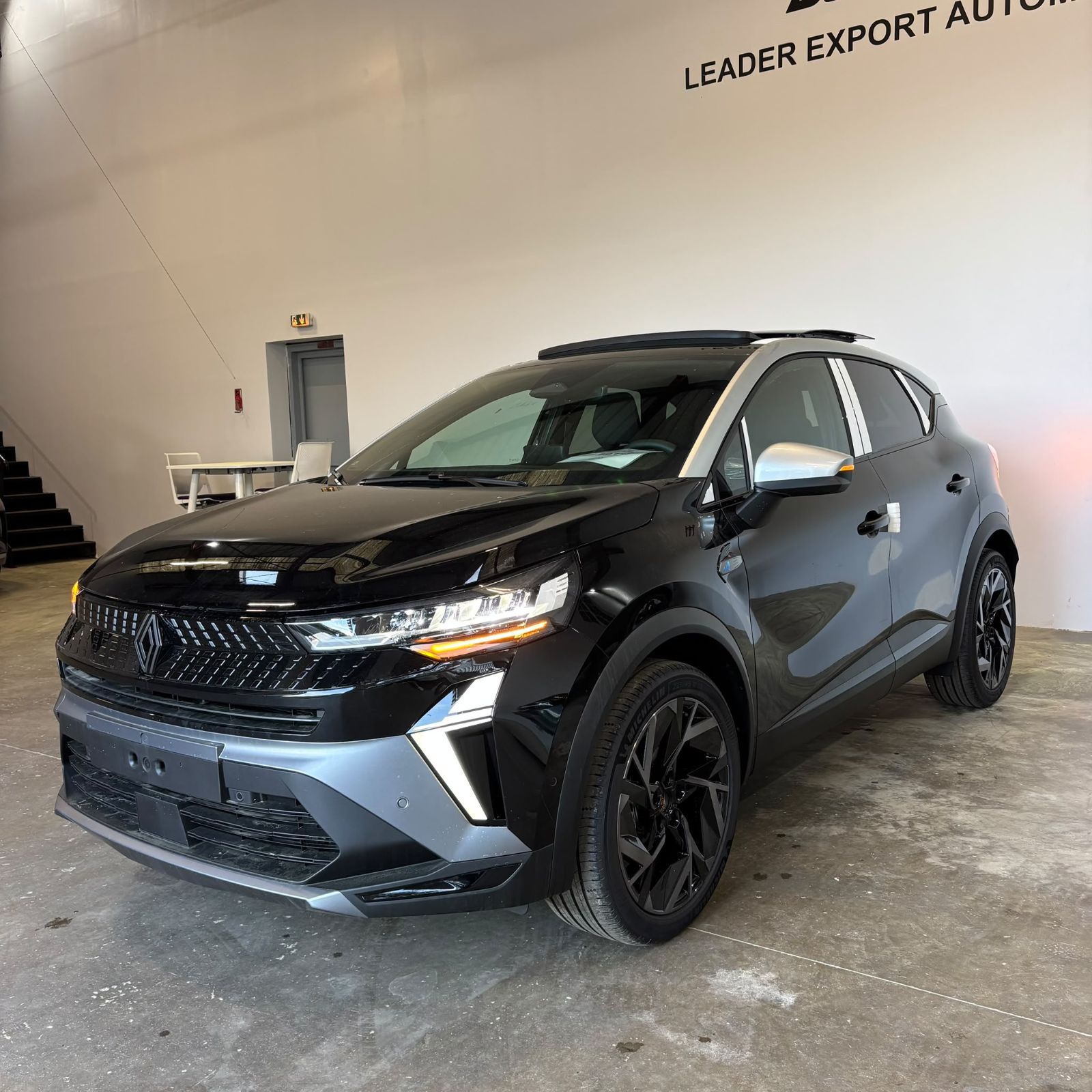 RENAULT CAPTUR ALPINE 1.3 Tce 155Ch BVA TOIT GRIS neuf - Leader export auto Algérie, licence moudjahidine, CCR (Vue 2) - DJCAR