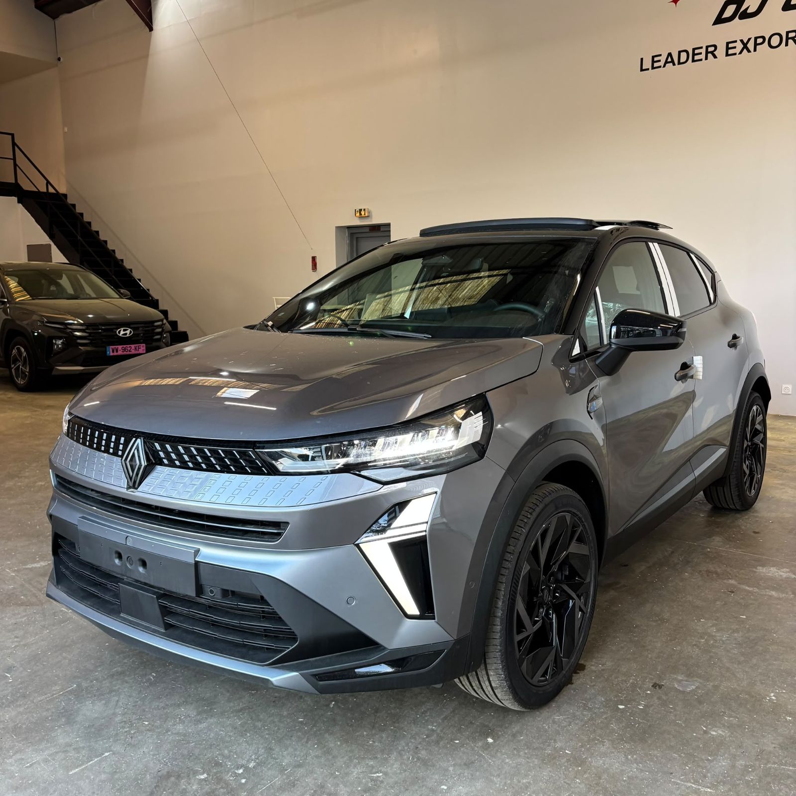 RENAULT CAPTUR ALPINE 1.3 Tce 155Ch BVA TOIT NOIR neuf - Leader export auto Algérie, licence moudjahidine, CCR (Vue 1) - DJCAR