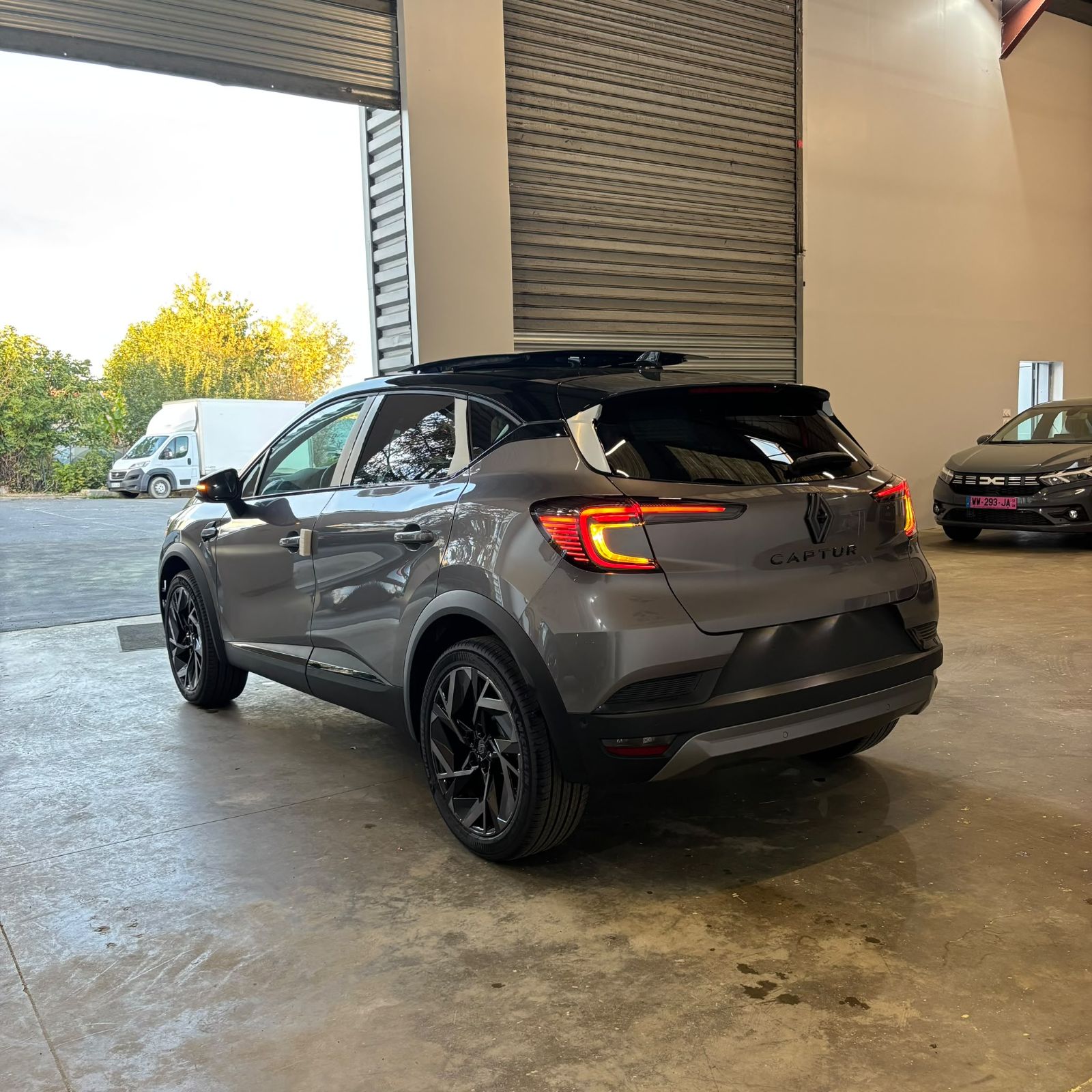 RENAULT CAPTUR ALPINE 1.3 Tce 155Ch BVA TOIT NOIR neuf - Leader export auto Algérie, licence moudjahidine, CCR (Vue 7) - DJCAR