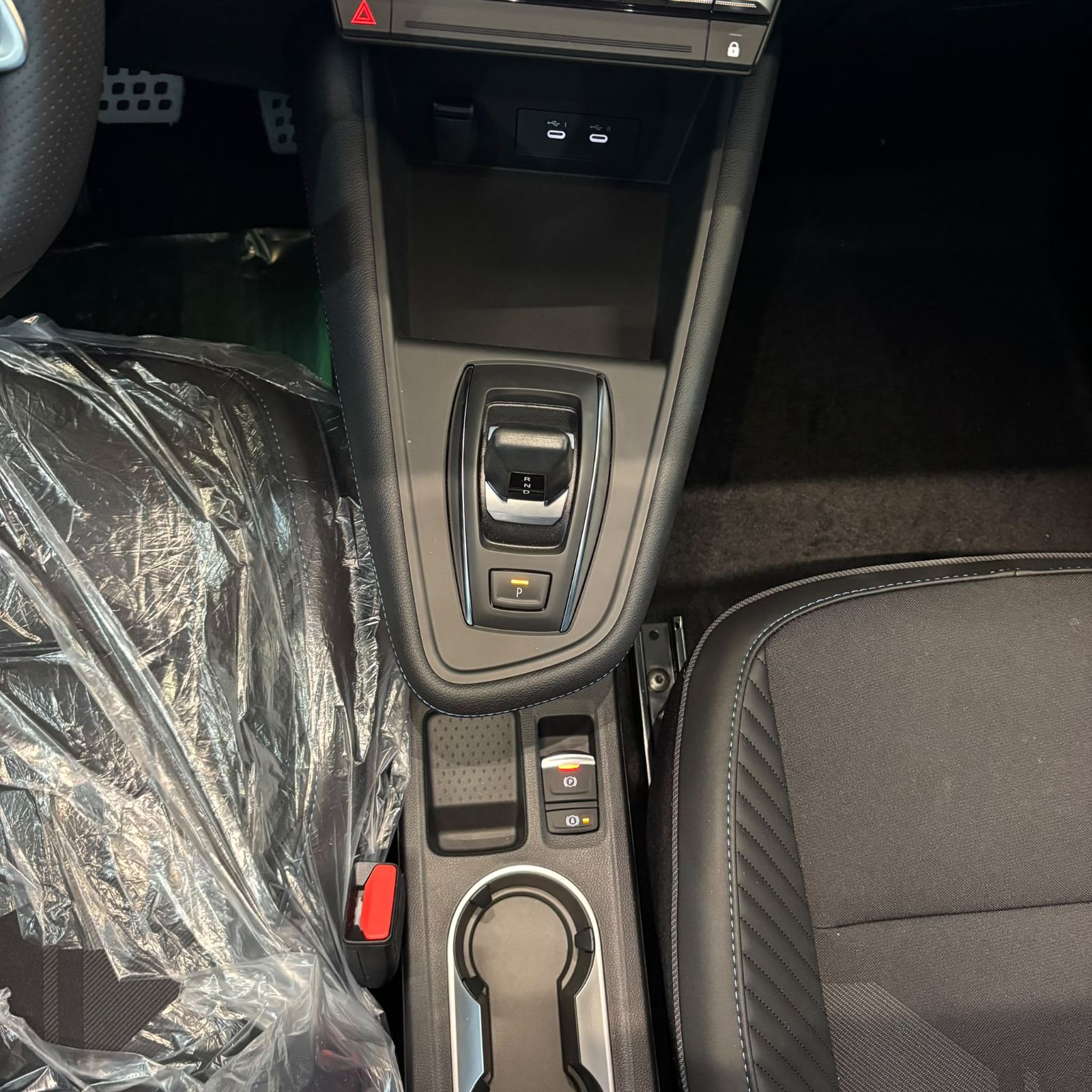RENAULT CAPTUR ALPINE 1.3 Tce 155Ch BVA TOIT NOIR neuf - Leader export auto Algérie, licence moudjahidine, CCR (Vue 17) - DJCAR