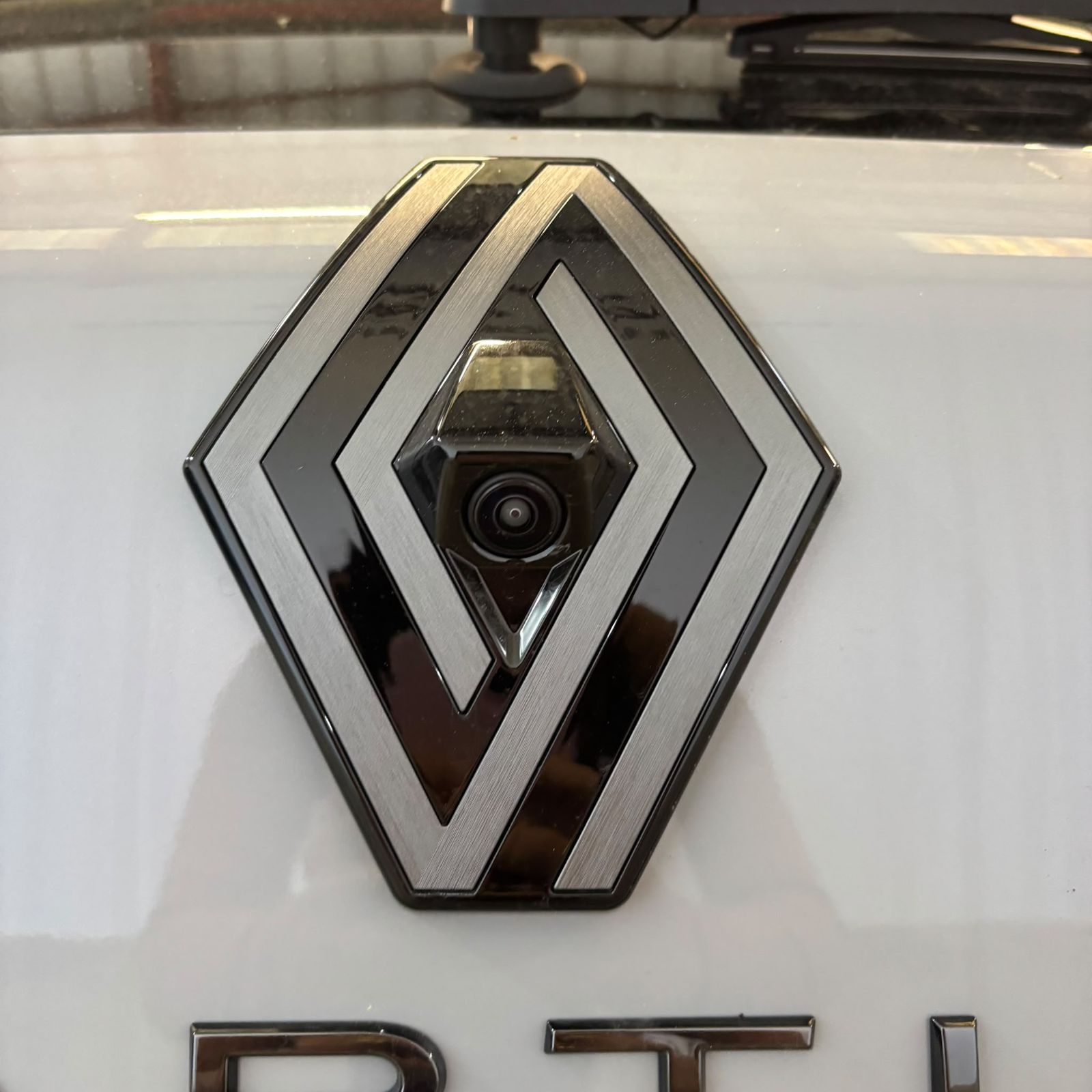 RENAULT CLIO V ESPRIT ALPINE 1.5 DCI 115CH BVM neuf - Leader export auto Algérie, licence moudjahidine, CCR (Vue 8) - DJCAR