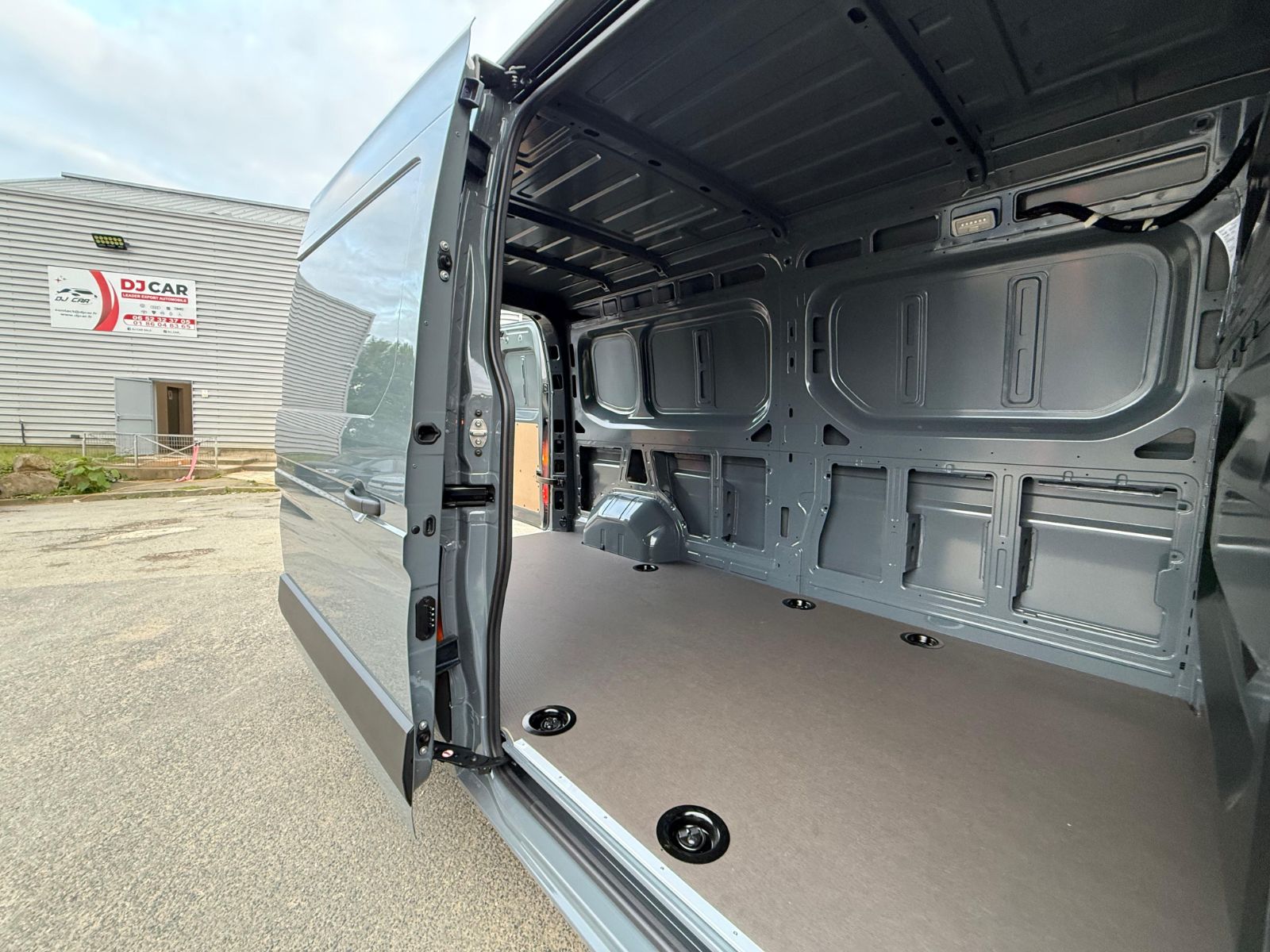 RENAULT MASTER FOURGON NEW CHASSIS LONG L3H2 2.0 DCI 130CH TRACTION neuf - Leader export auto Algérie, licence moudjahidine, CCR (Vue 15) - DJCAR