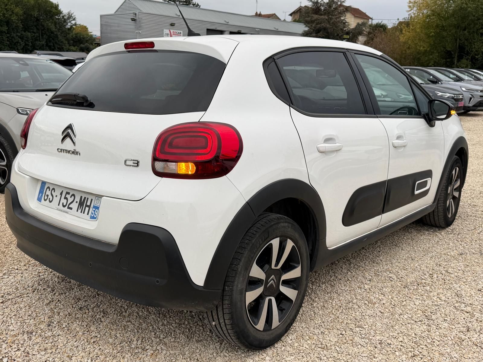 CITROEN C3 1.2 PureTech 83 S&S BVM5 Shine 5P occasion - Leader export auto Algérie, licence moudjahidine, CCR (Vue 4) - DJCAR