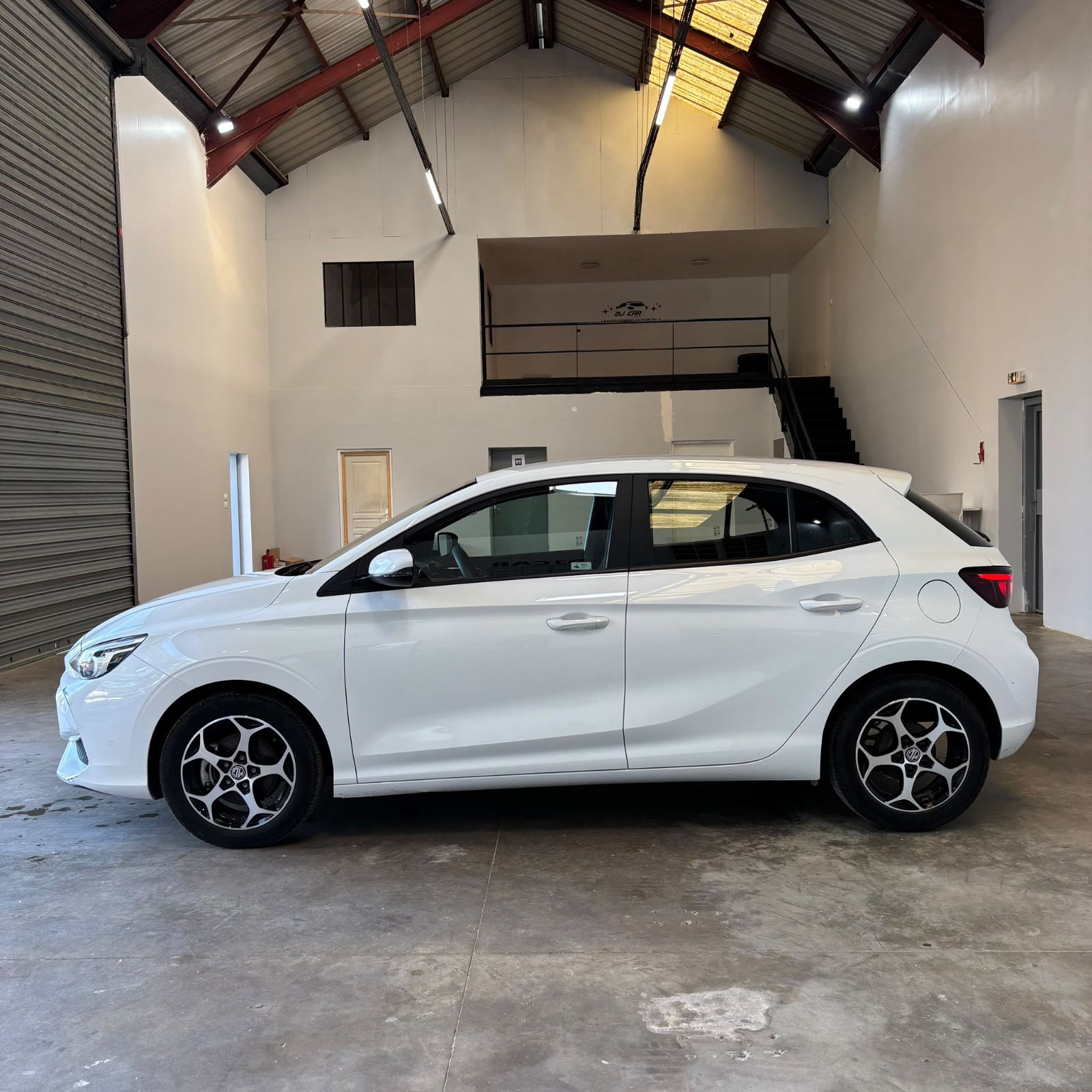 MG MG3 ICE 1.5L MT 2WD 116ch Comfort 5P occasion - Leader export auto Algérie, licence moudjahidine, CCR (Vue 6) - DJCAR
