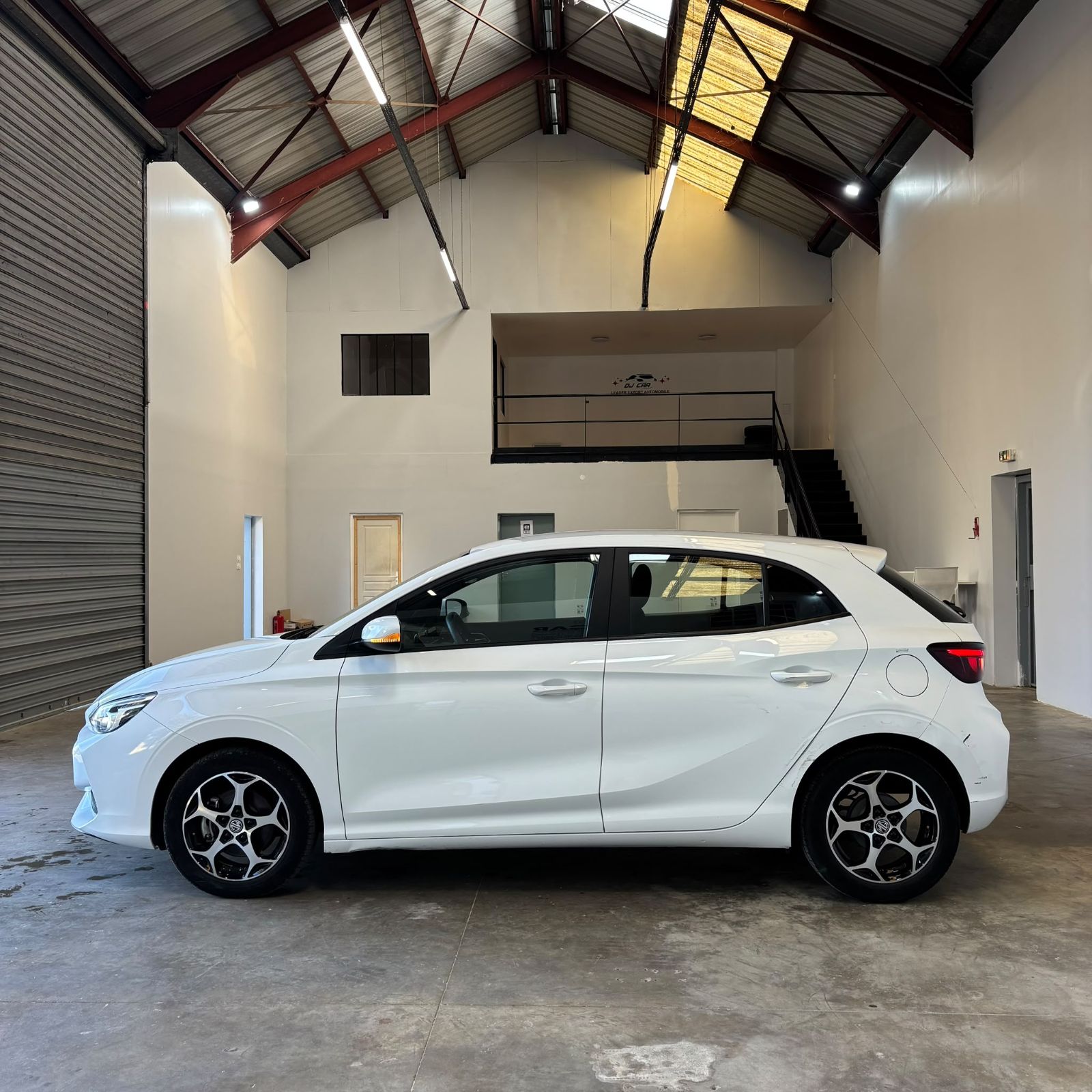 MG MG3 ICE 1.5L MT 2WD 116ch Comfort 5P occasion - Leader export auto Algérie, licence moudjahidine, CCR (Vue 5) - DJCAR